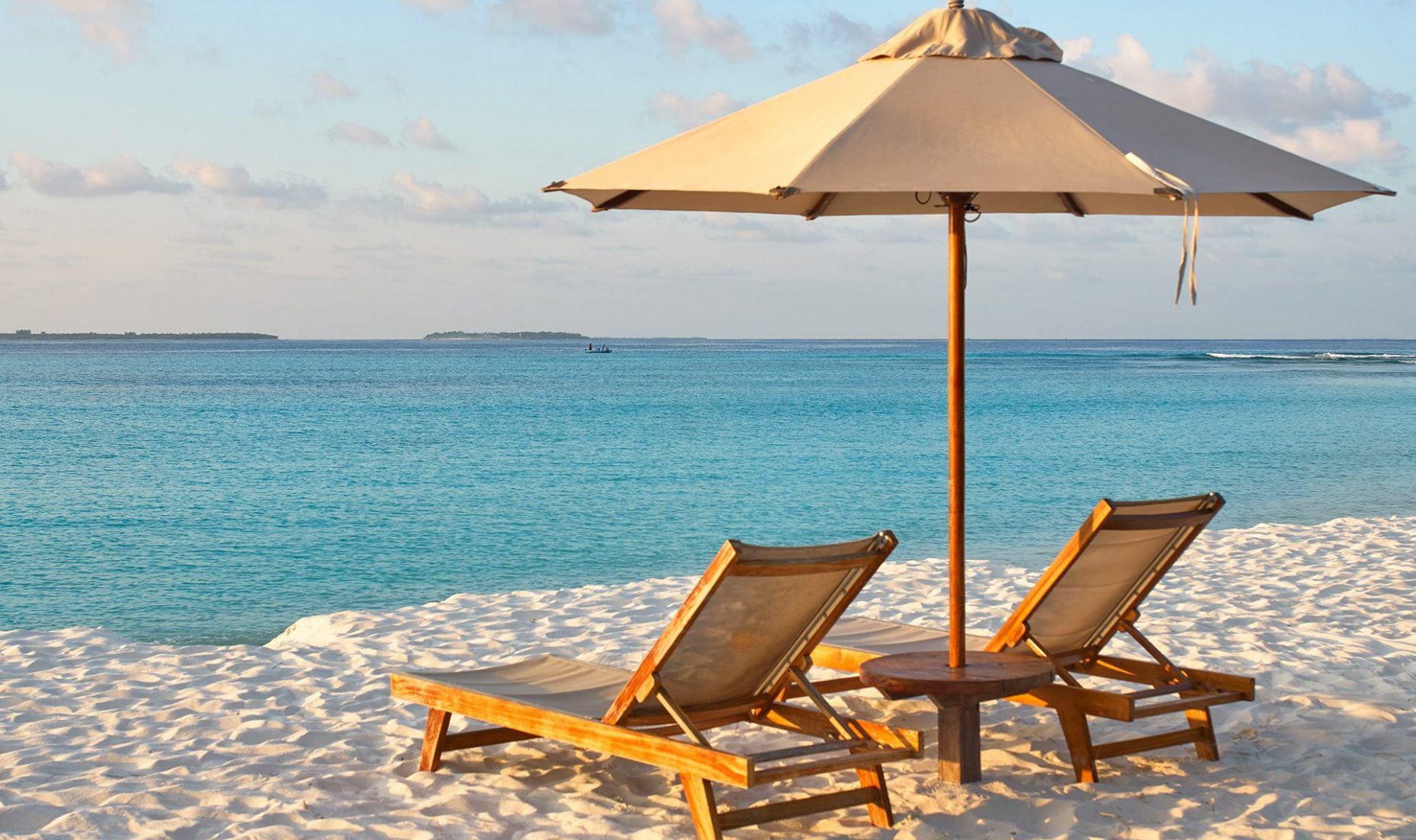плаж на малдивите в Barefoot ecohotel