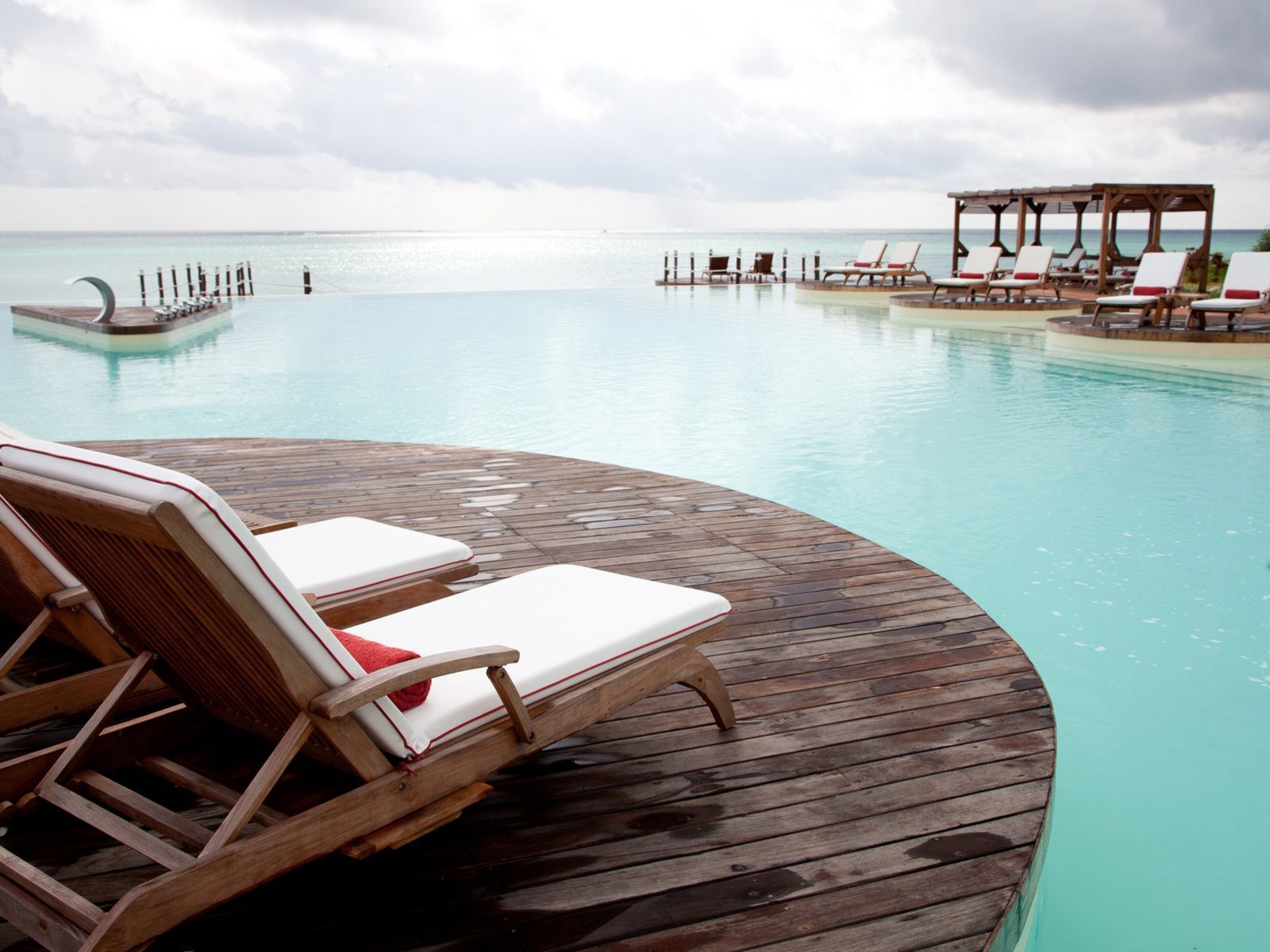 Почивка в Занзибар в Essque Zalu Zanzibar infinity pool