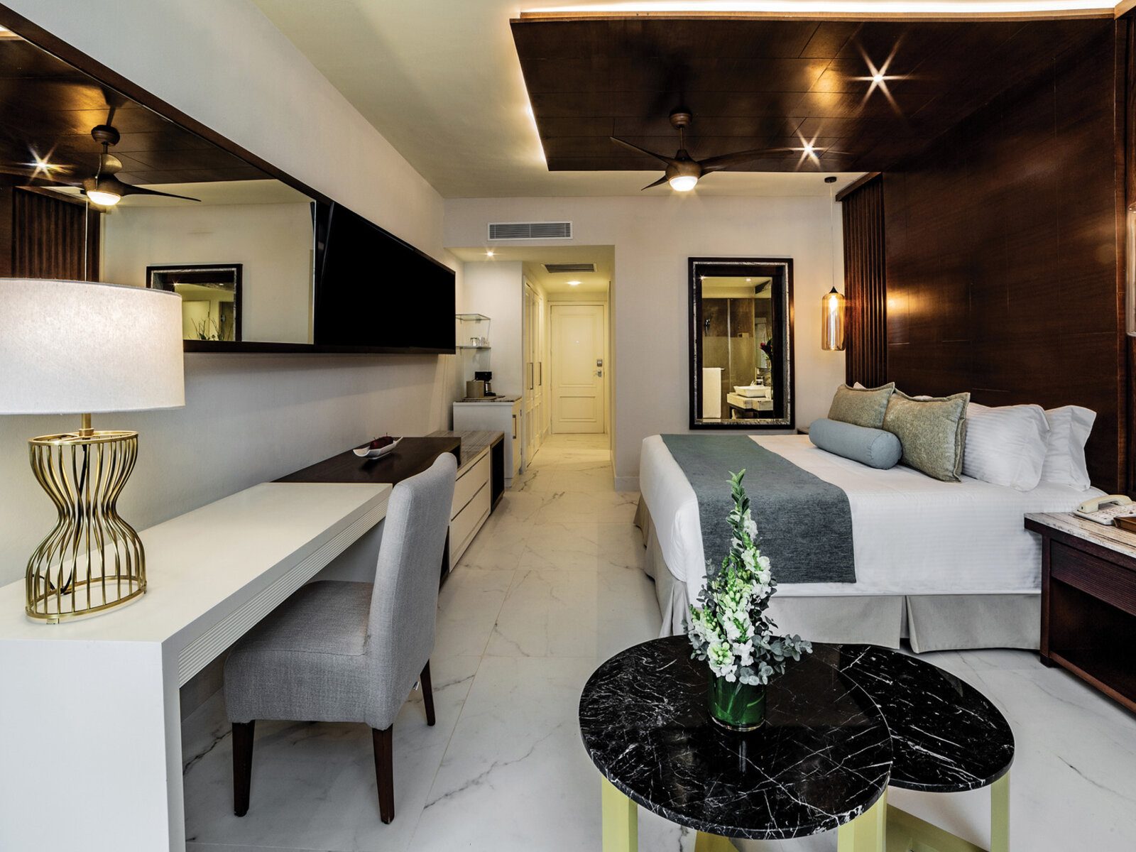Почивка Доминикана в Secrets Royal Beach Punta Cana js pool view