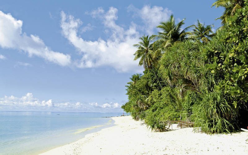 Почивка Малдиви в Biyadhoo Island beach