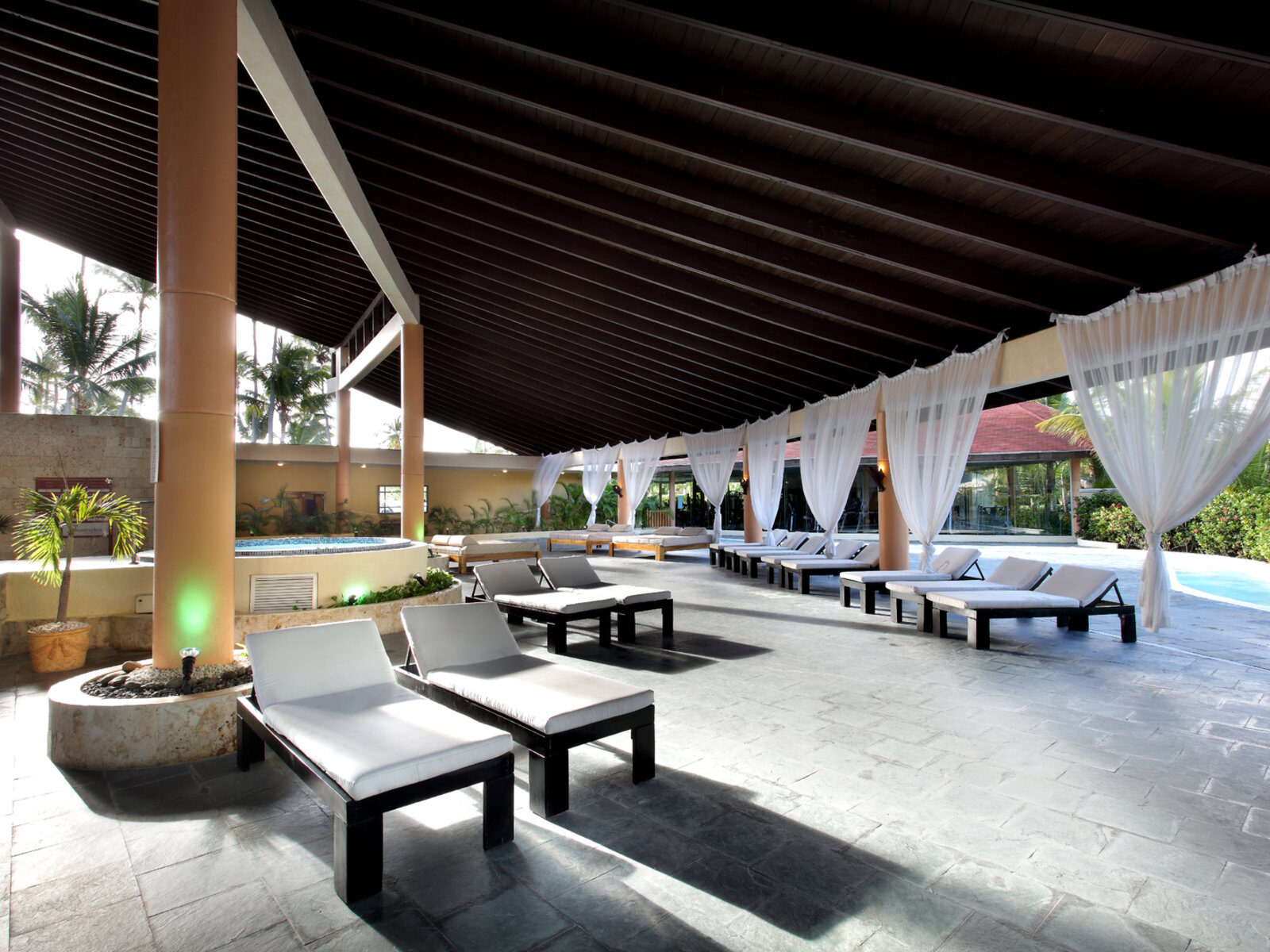 Почивка Доминикана в Grand Palladium Palace Resort Spa and Casino wellness