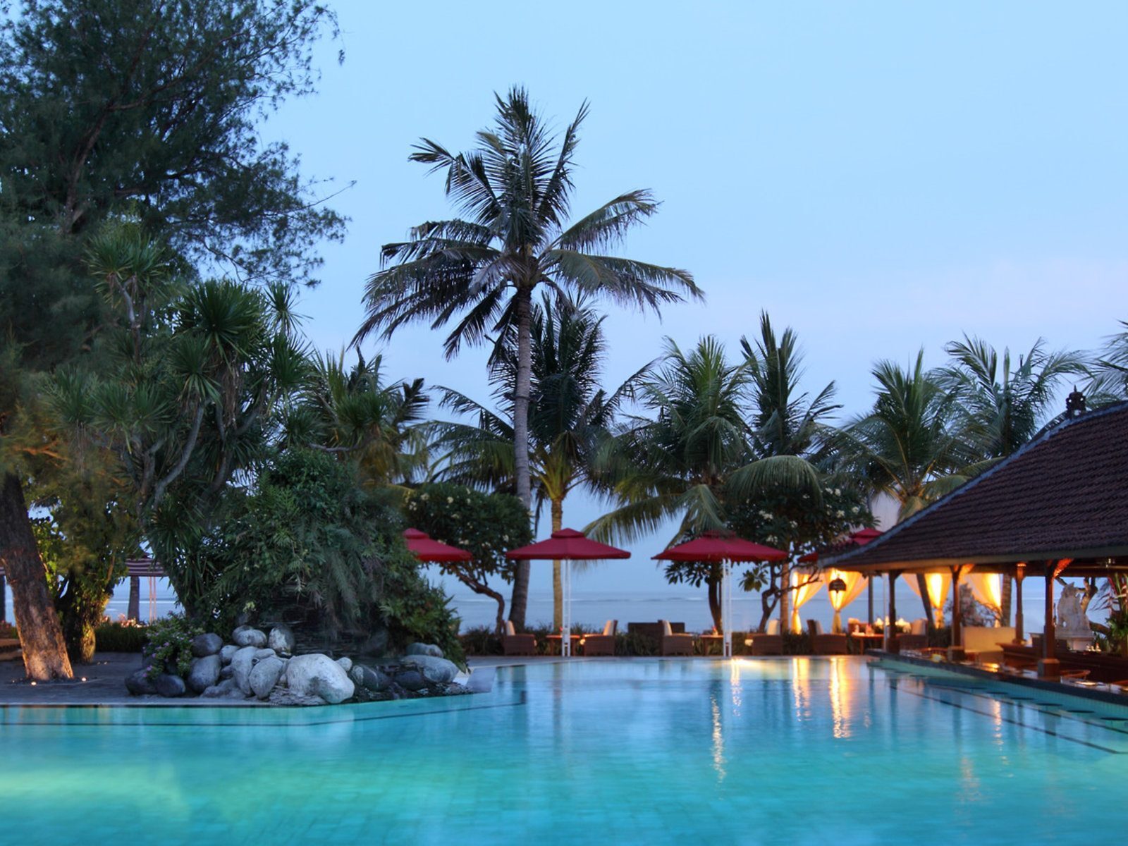 Почивка Бали в Griya Santrian main pool