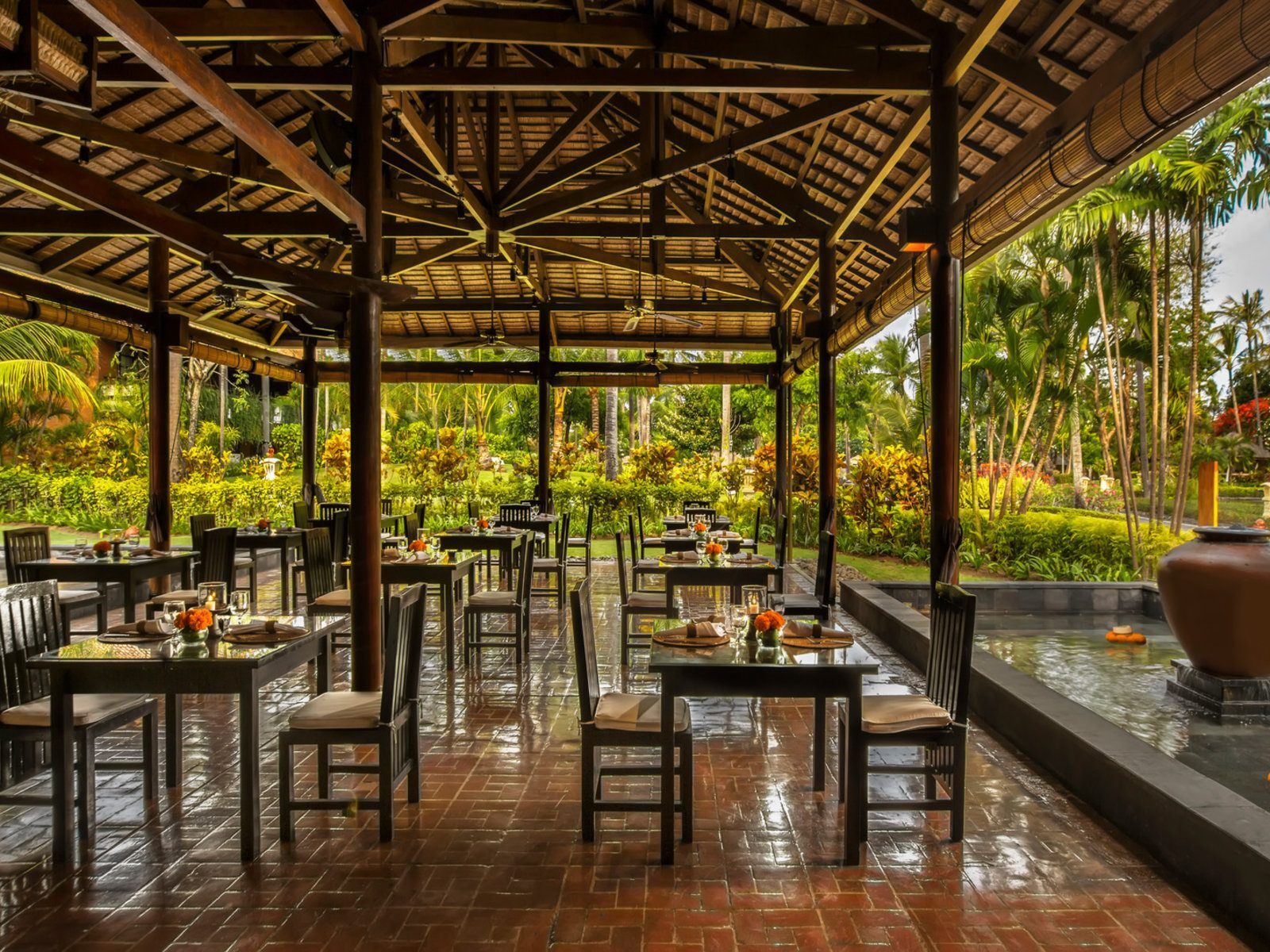 Почивка на Бали в Melia Bali лотус ресторант