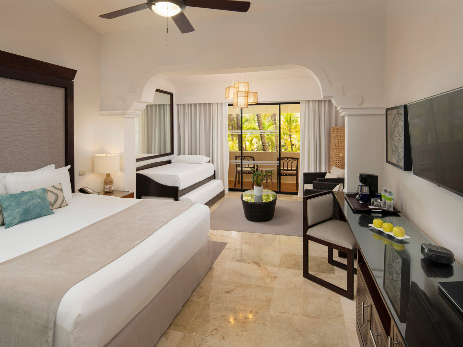 Почивка Доминикана в Melia Caribe Beach Resort family room