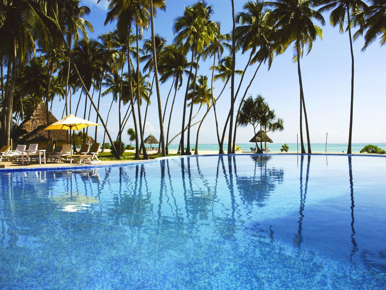 Почивка Занзибар в Ocean Paradise Resort and Spa басейн 2