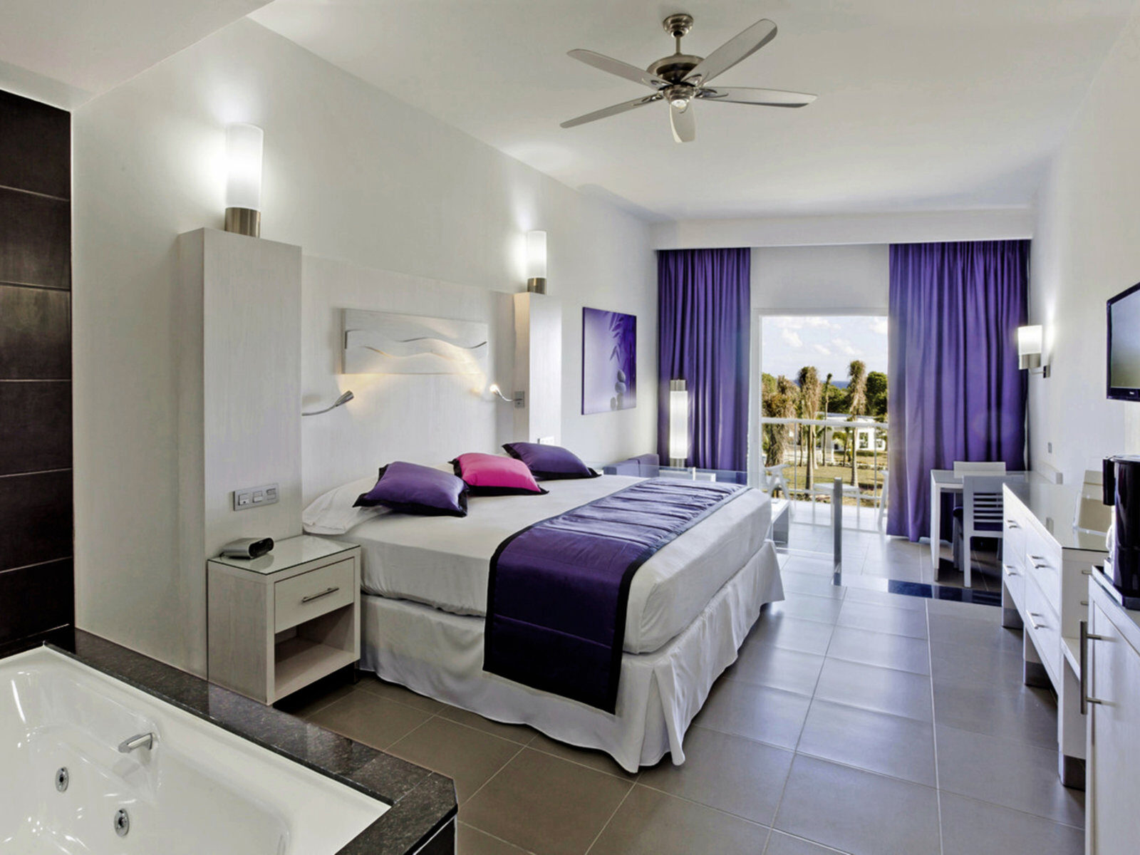 Почивка Мексико в RIU Palace Mexico junior suite