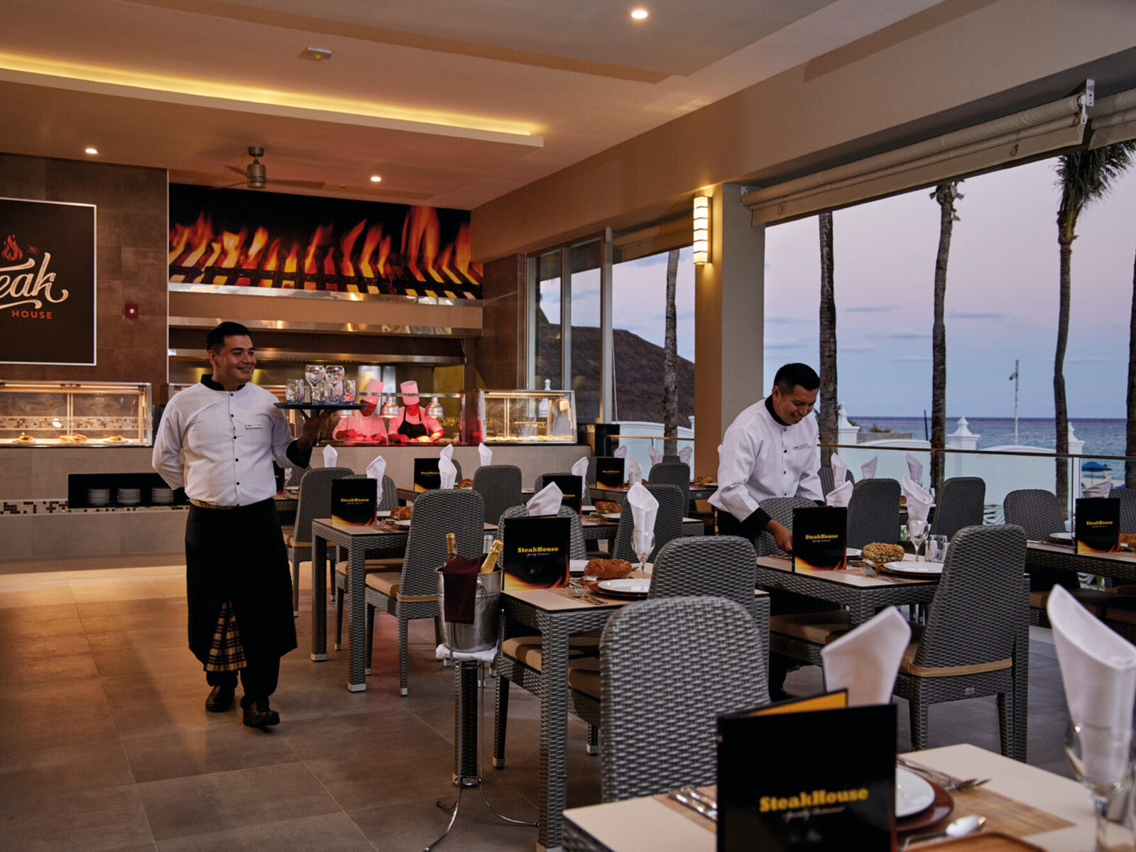 Почивки Мексико в RIU Palace Riviera Maya steakhouse