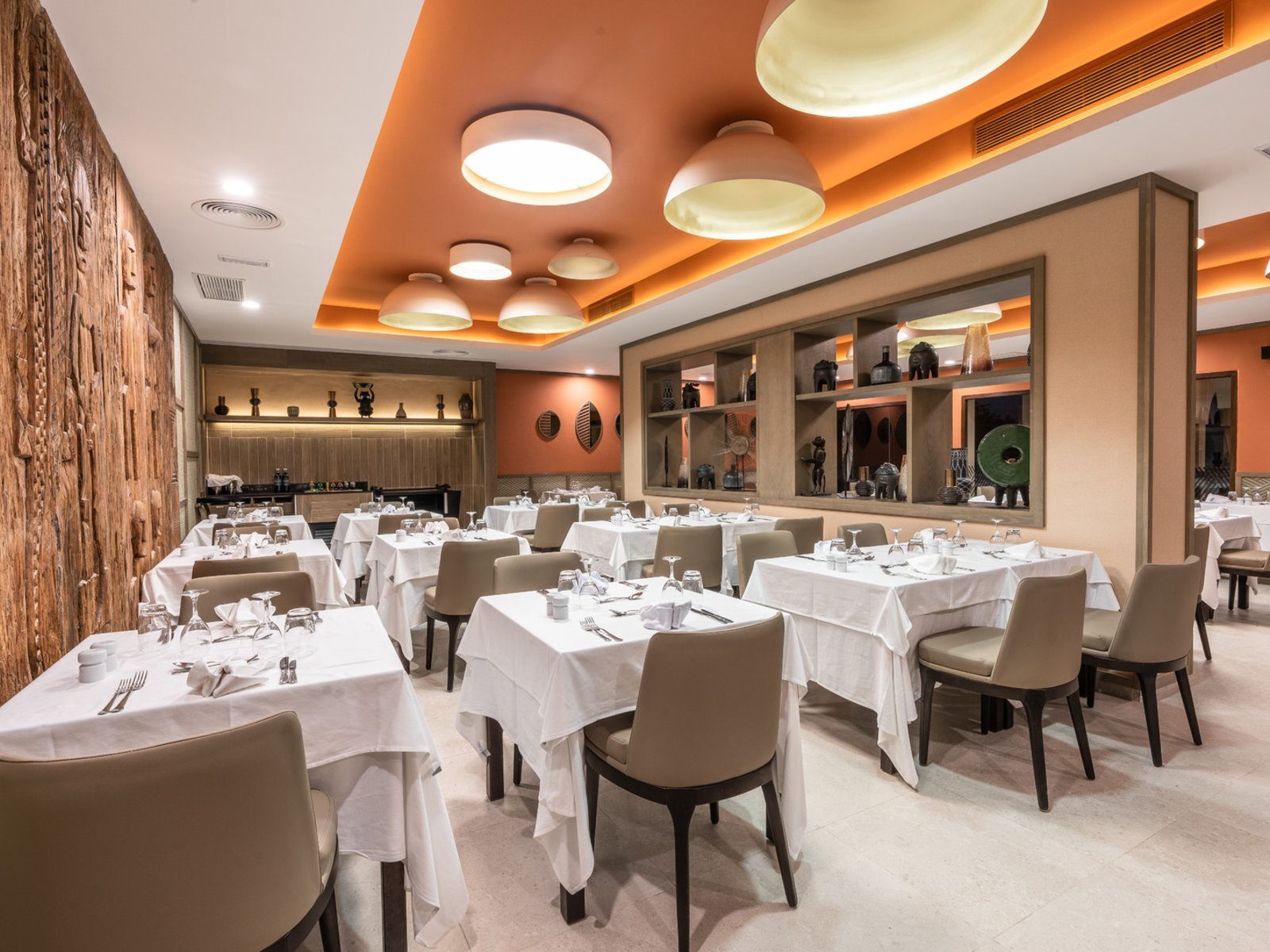 RIU Palace Zanzibar restaurant inside