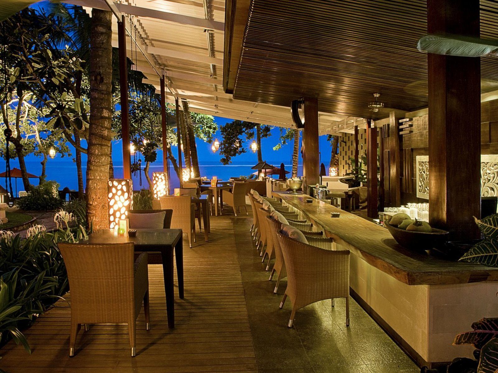 Почивка Бали в The Laguna a Luxury Collection bar