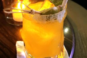 Топ 6 летни коктейли и най-подходящите места, за да им се насладим