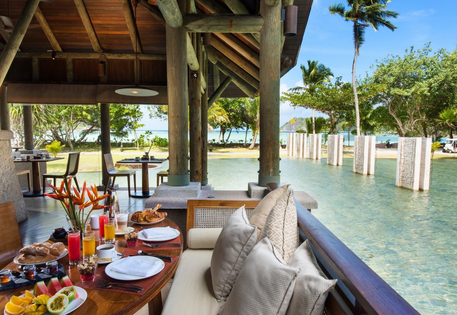 Почивка на Сейшелите в Constance Ephelia Seychelles ресторант Коросол