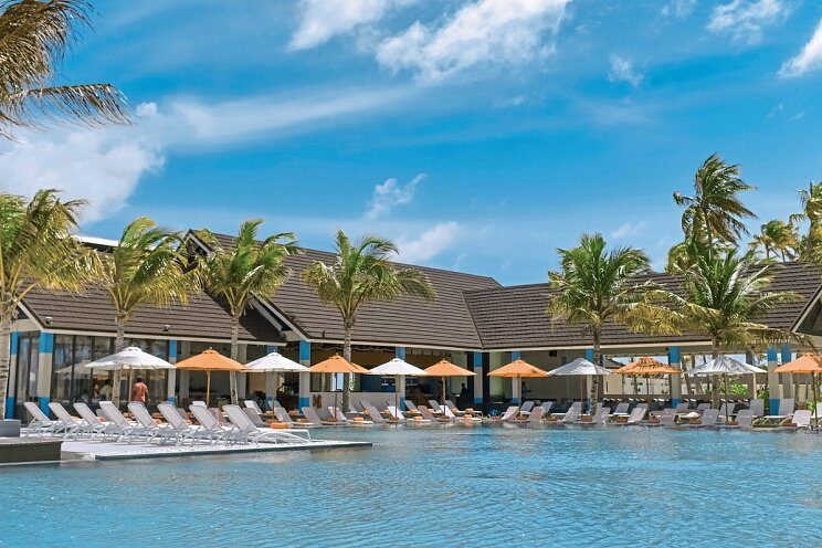 почивка малдиви oblu xperience ailafushi шезлонги- travelisimo.bg