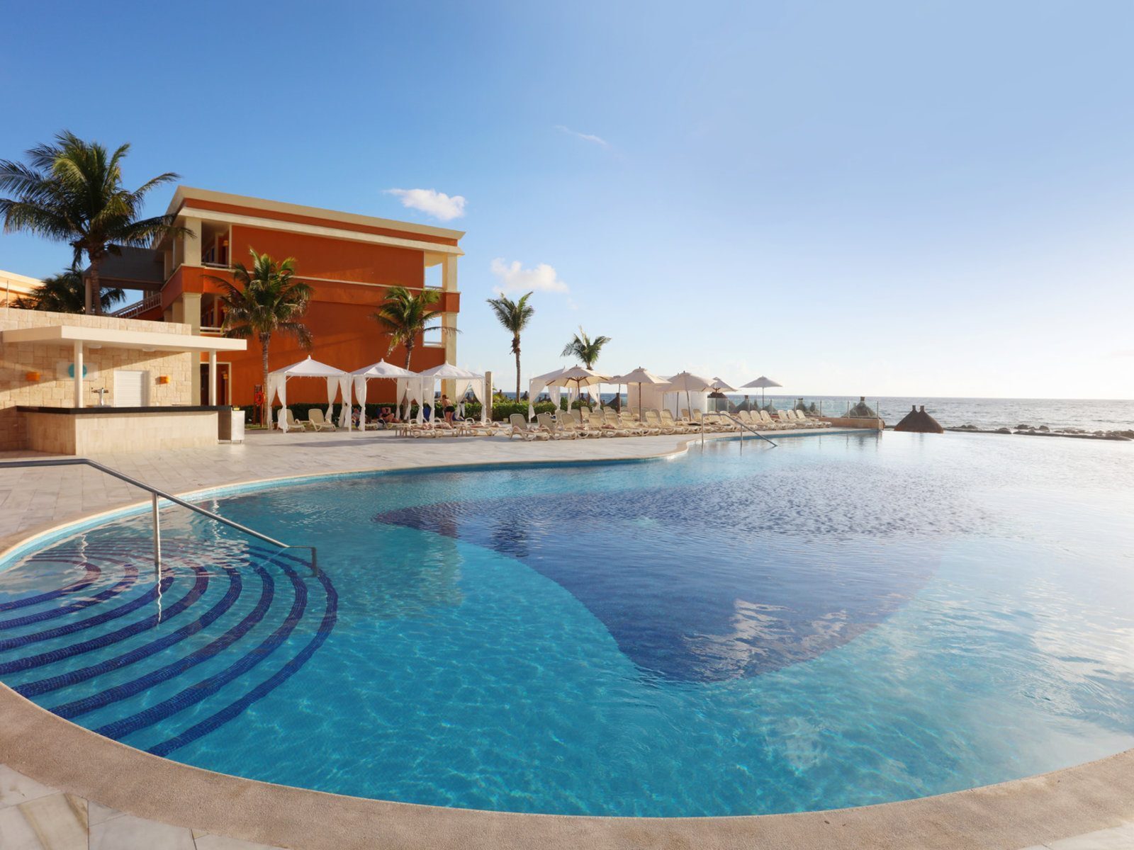 Почивка Мексико в Bahia Principe Luxury Akumal инфинити басейн