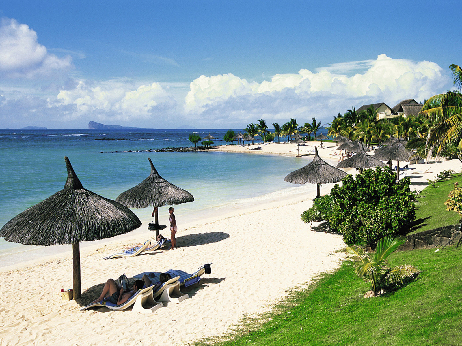 Почивка Мавриций в Canonnier Beachcomber beach