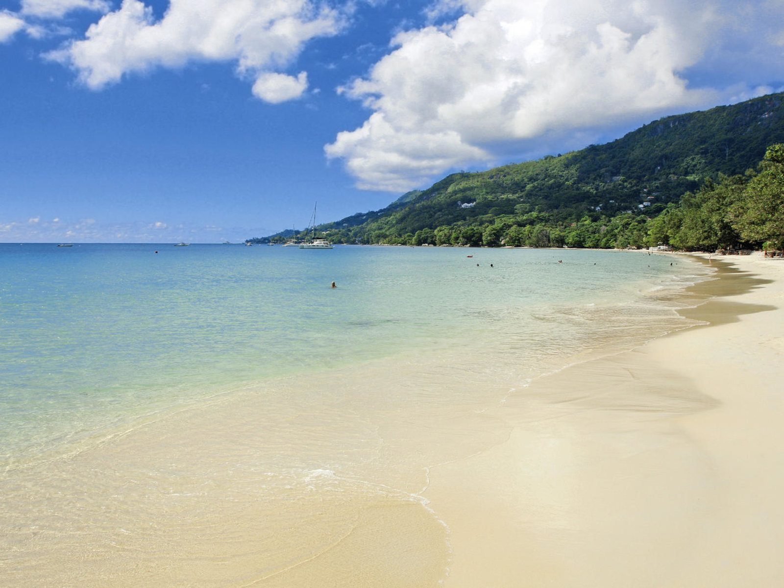 Почивка на Сейшелите в Coral Strand плаж