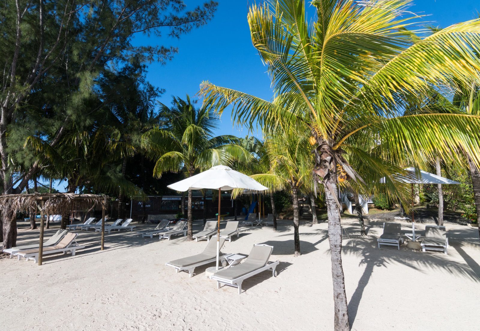 Почивка Мавриций в Hibiscus Boutique Hotel плаж