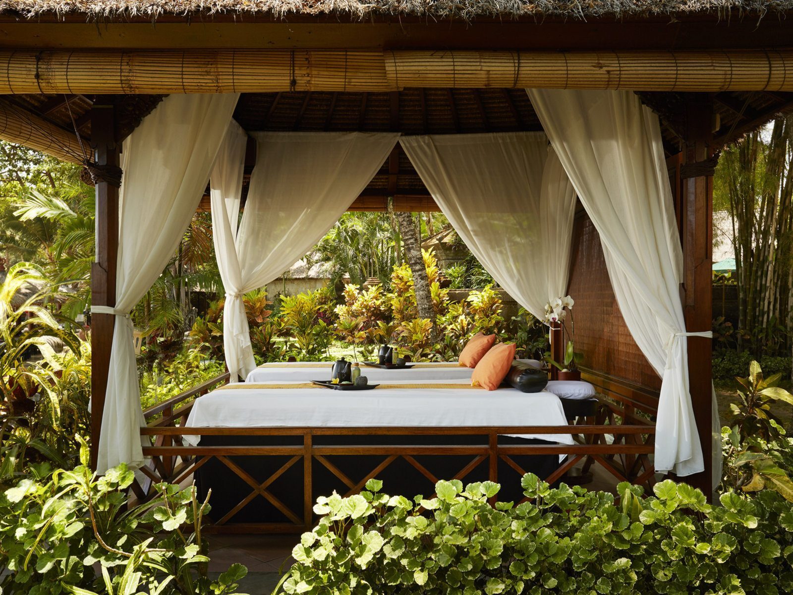 Почивка на Бали в Melia Bali спа