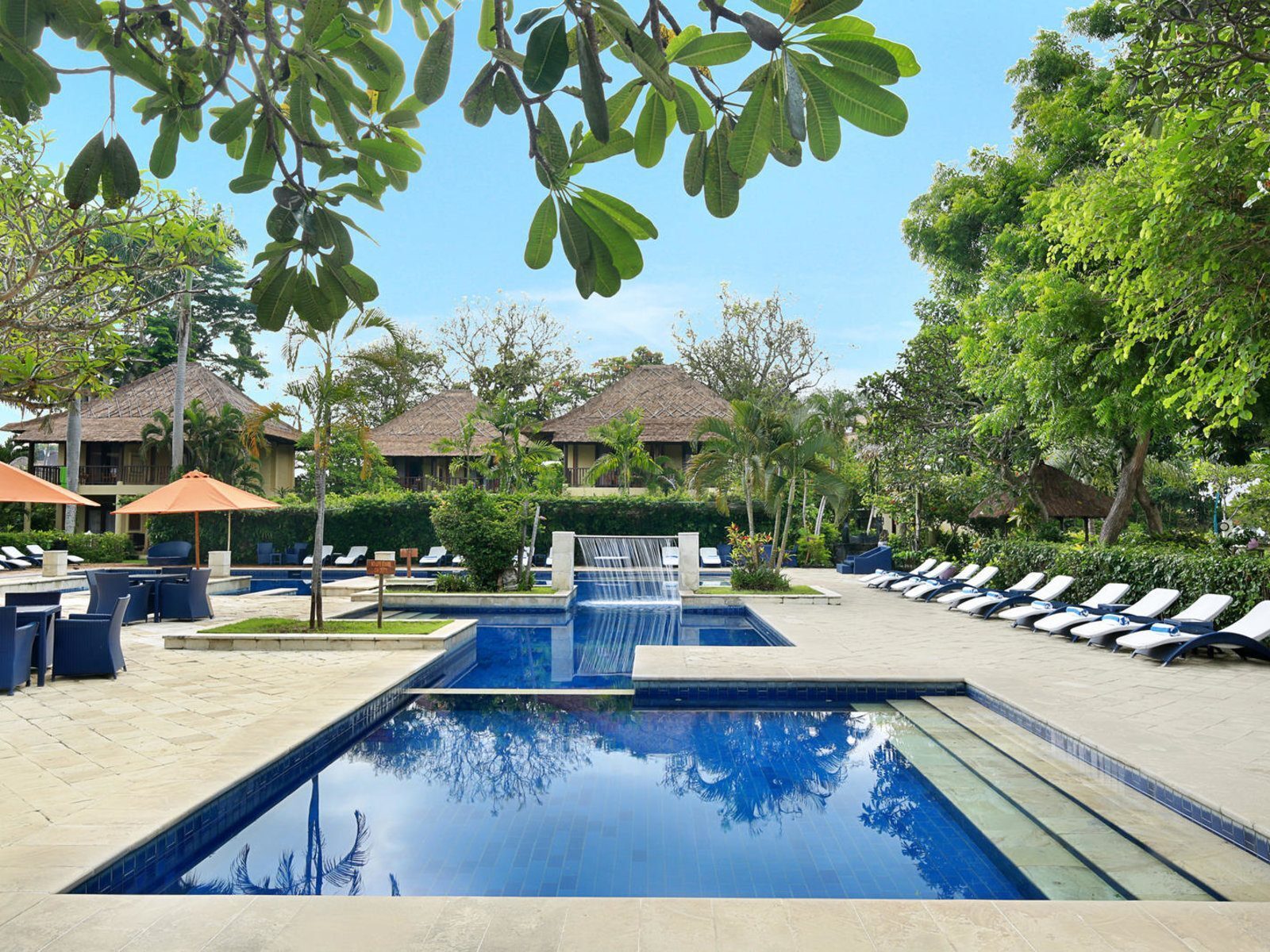 Почивка Бали в Mercure Resort Sanur басейн