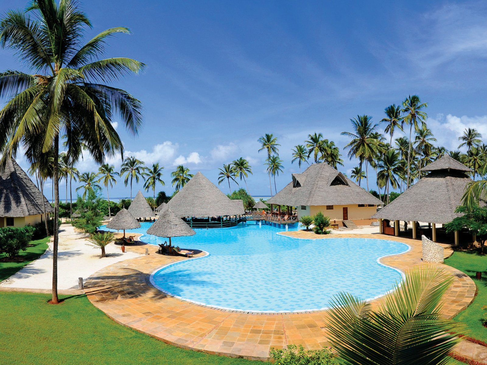 Почивка в Занзибар в Neptune Pwani Beach Resort Spa pool