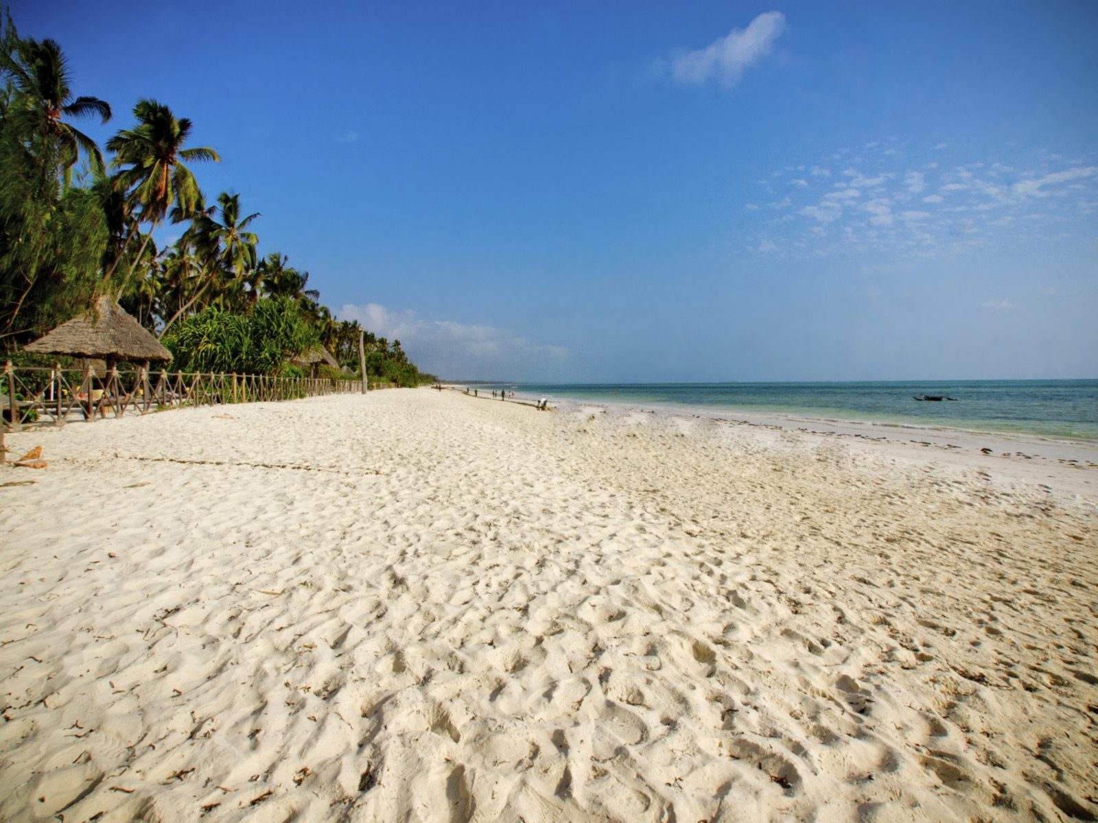 Почивка Занзибар в Ocean Paradise Resort and Spa плаж 2