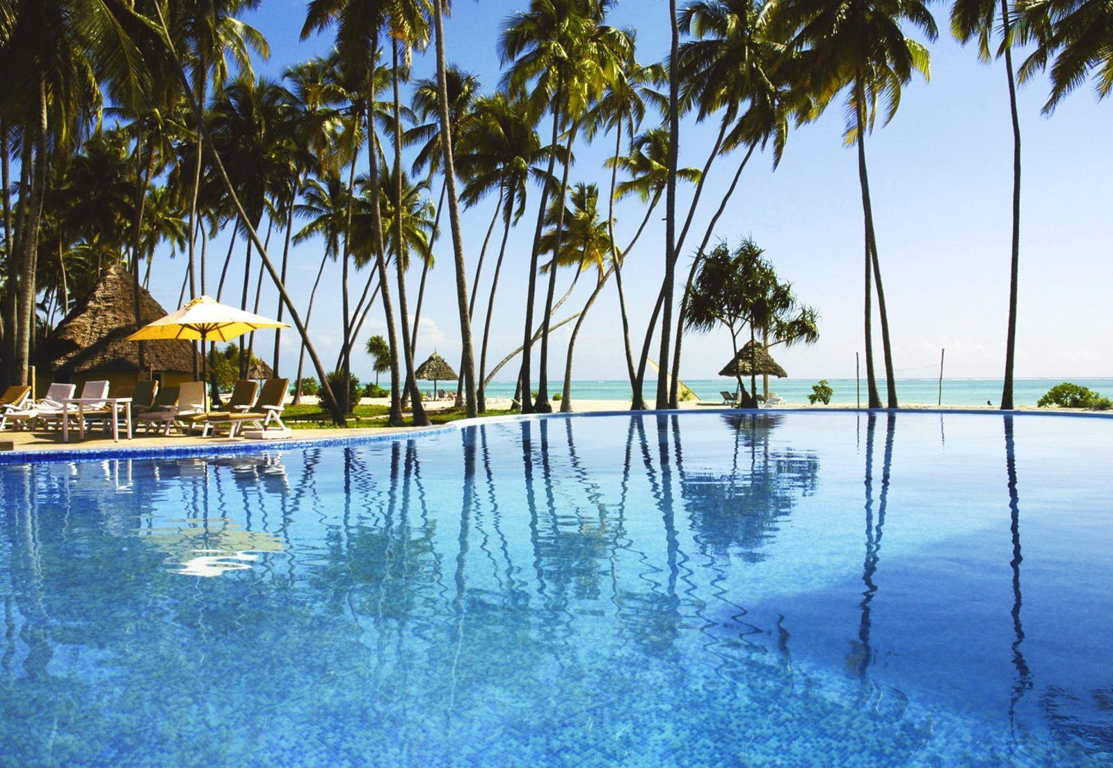 Почивка Занзибар в Ocean Paradise Resort and Spa басейн 2