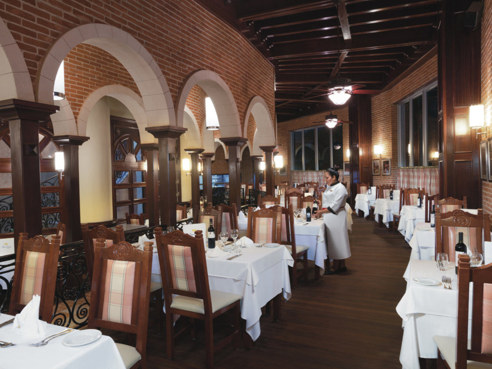 Почивка Мексико в RIU Palace Las Americas los arcos