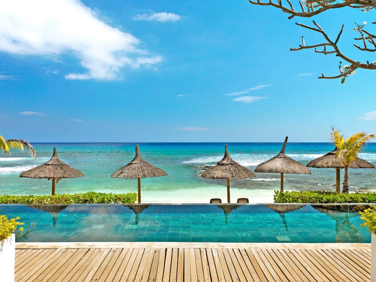 Почивка Мавриций Recif Attitude pool