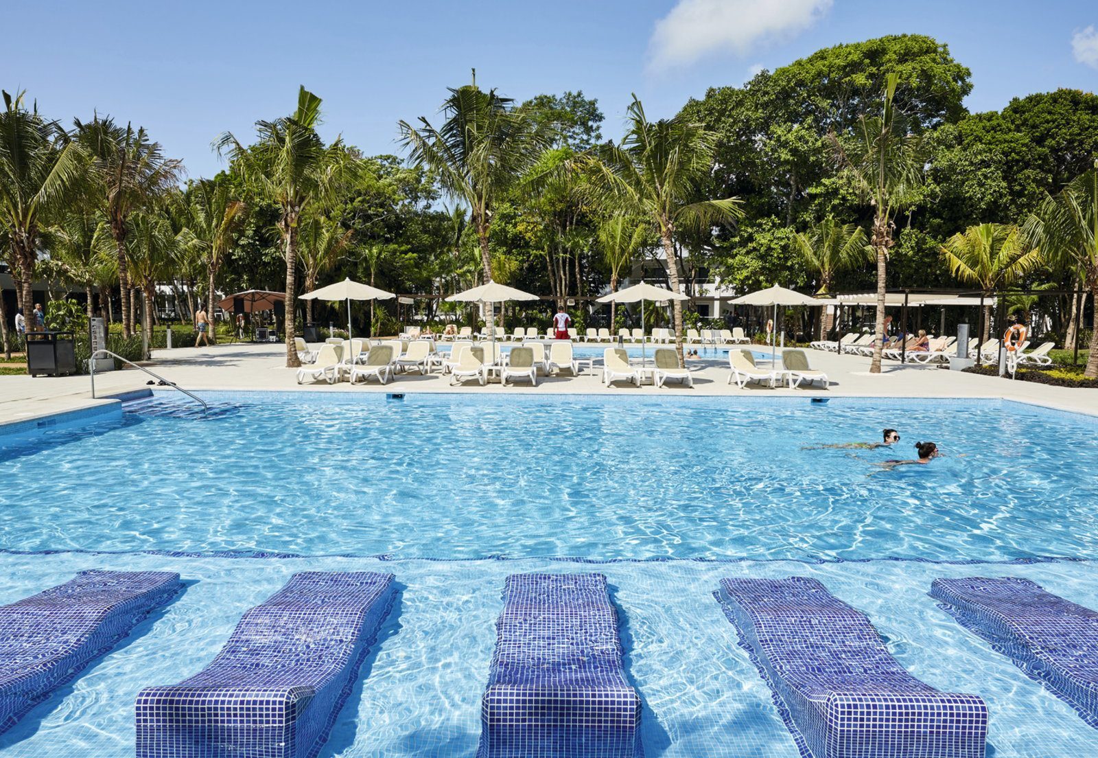 Почивка Канкун в Riu Tequila басейн