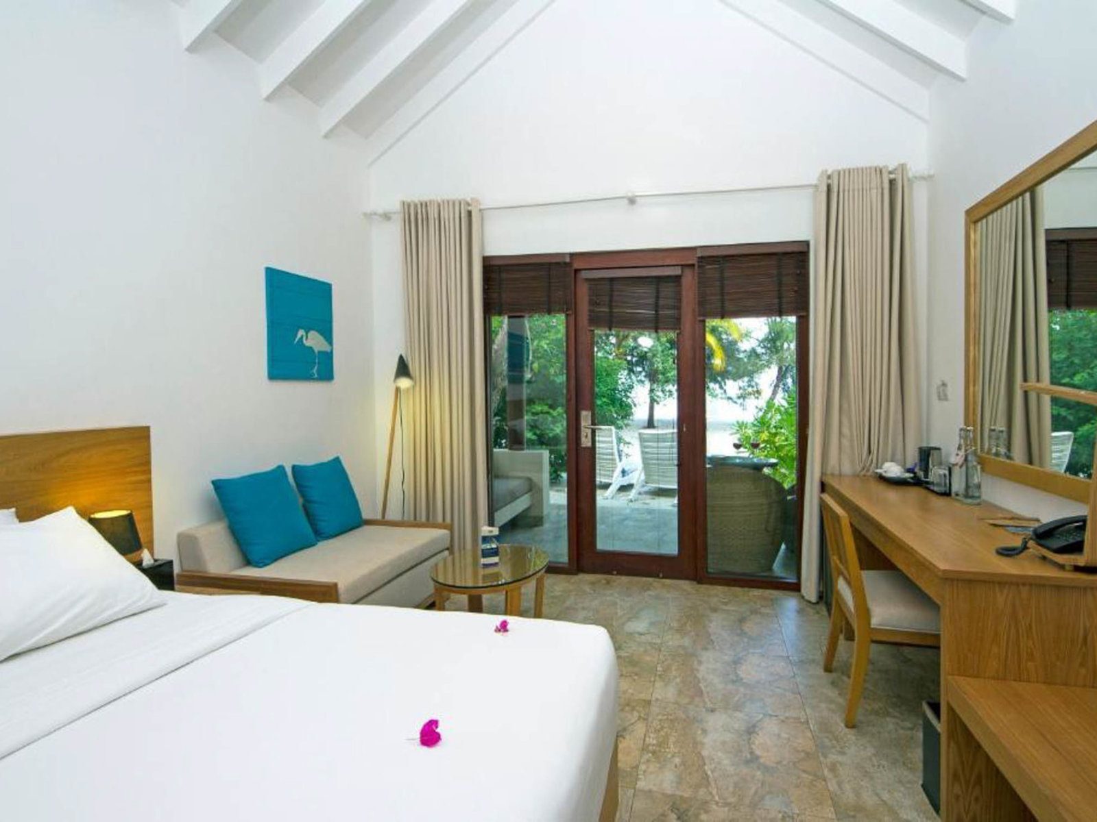 Почивка Малдиви в Summer Island Maldives superior nungalow