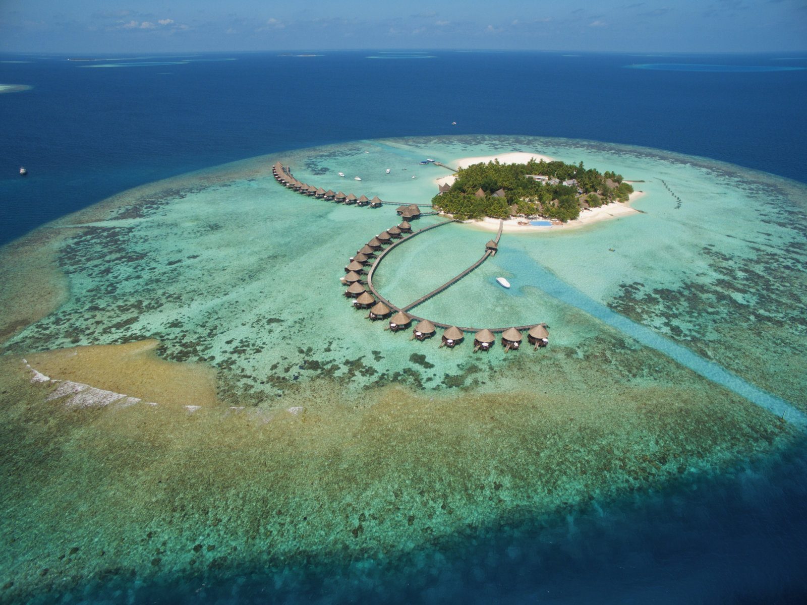 Почивка Малдиви в Thulhagiri Island reef