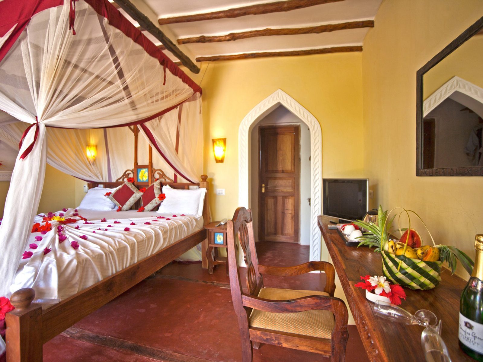 Почивка Занзибар в Waridi Beach Resort and Spa classic room