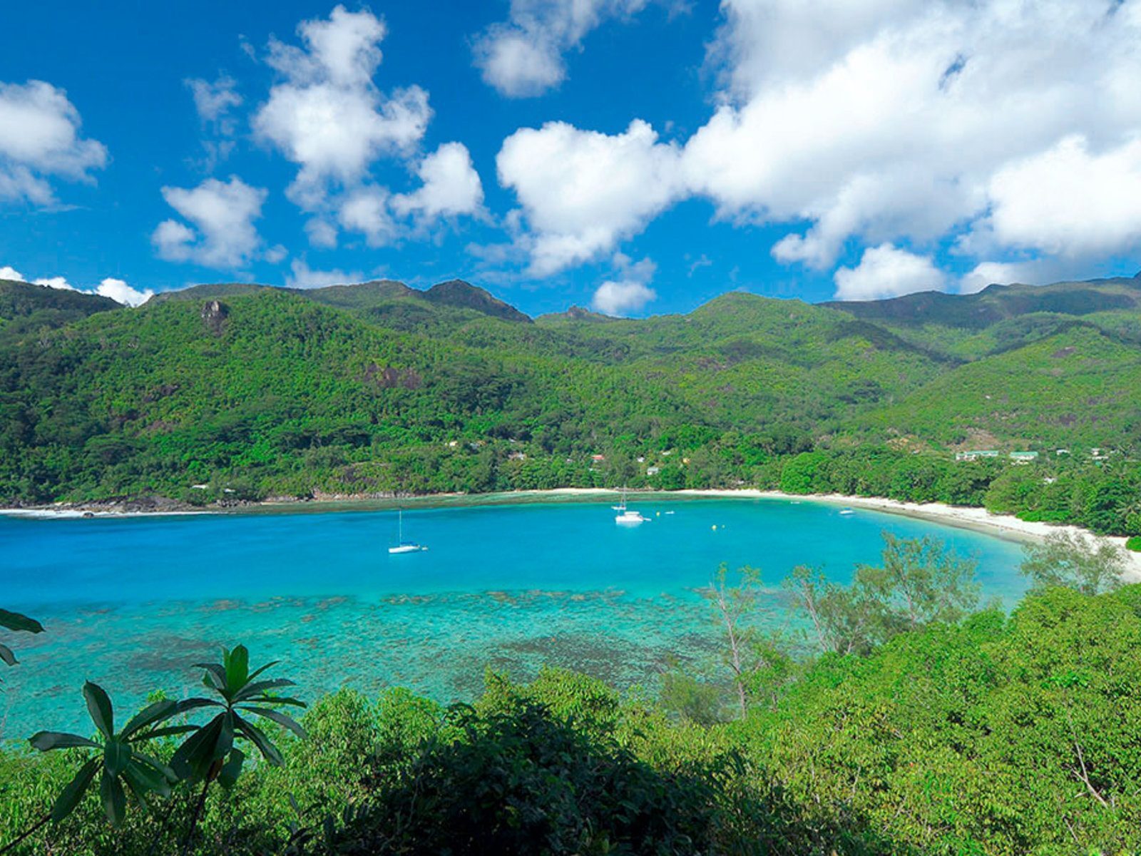 Почивка на Сейшелите в Constance Ephelia Seychelles северен плаж