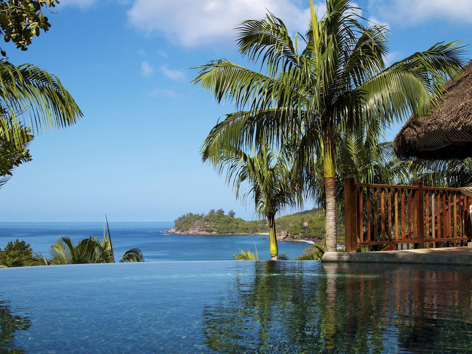 почивка сейшели Valmer Resort басейн