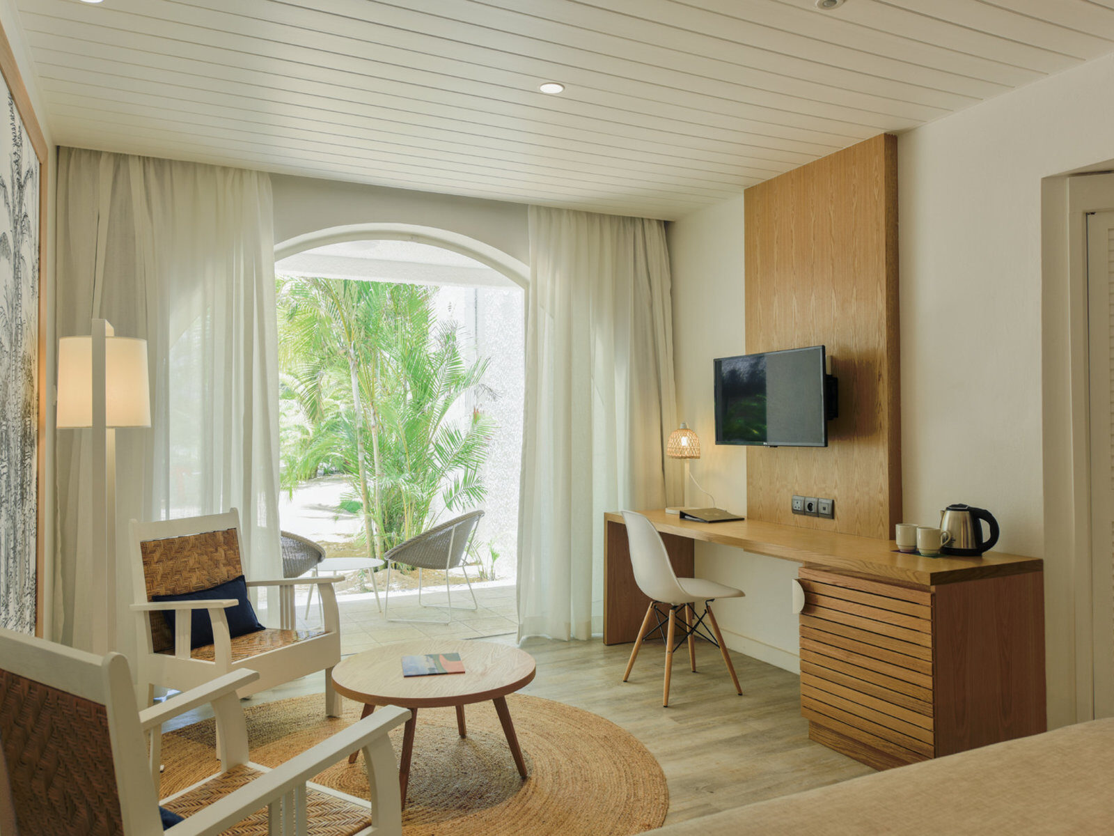 Почивка Мавриций в Canonnier Beachcomber garden view