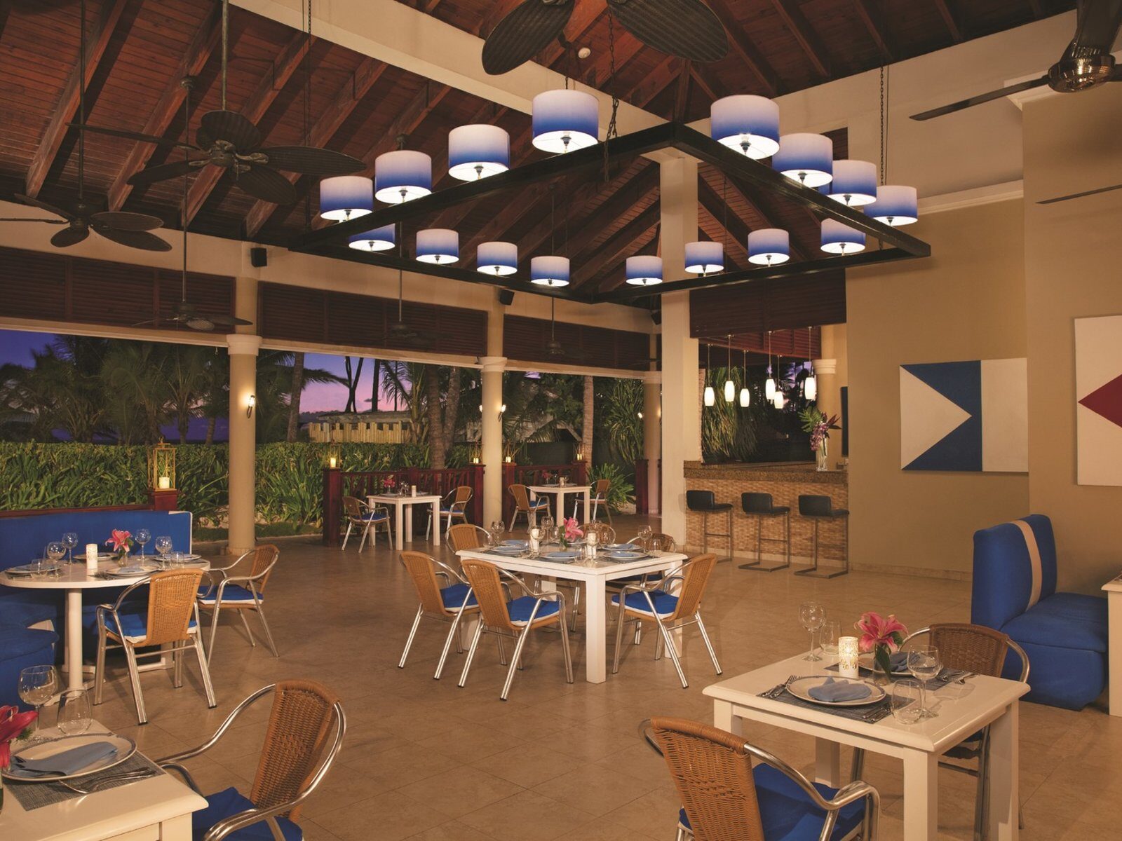 Почивка в Доминикана в Dreams Palm Beach Punta Cana seaside grill