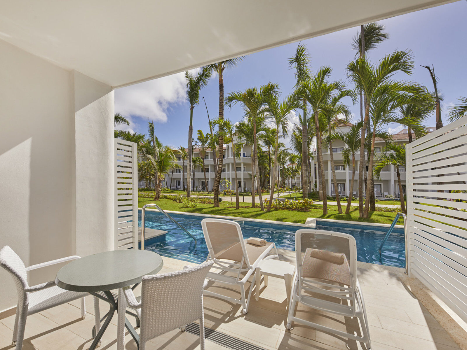 Почивка Доминикана Luxury Bahia Principe Ambar JS swim up balcony