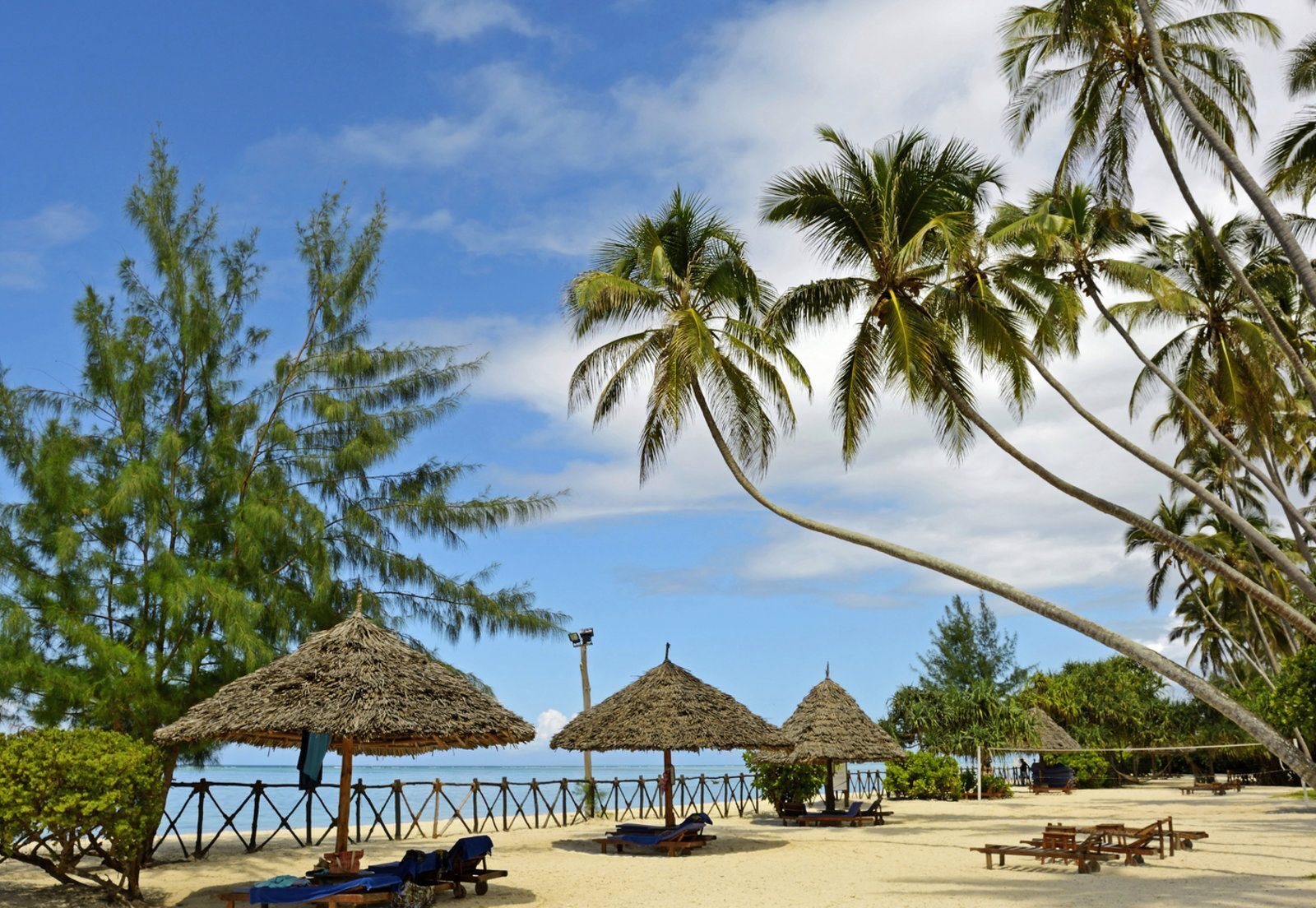 Почивка Занзибар в Ocean Paradise Resort and Spa плаж 3