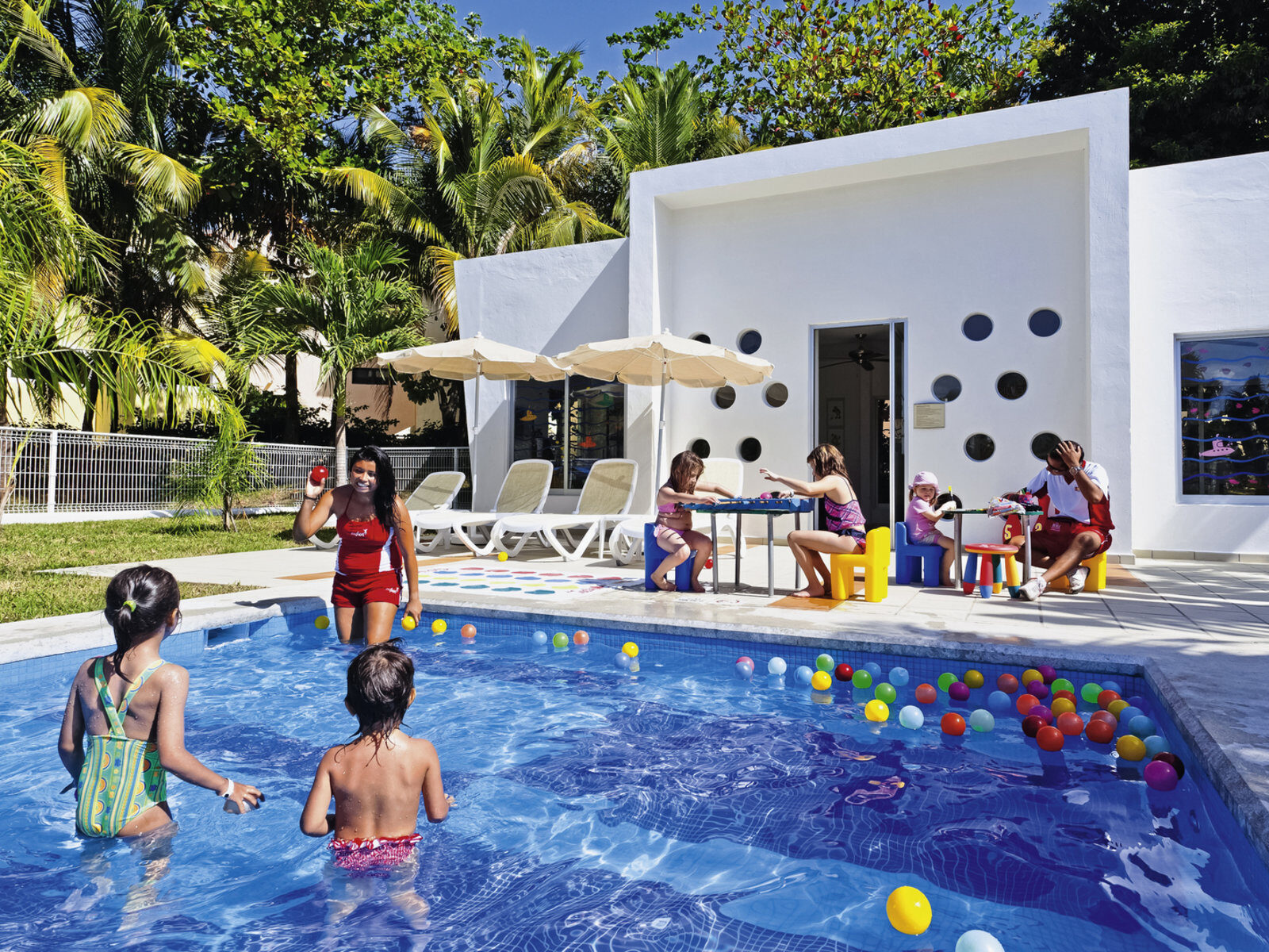 Почивка Мексико в RIU Palace Mexico kids pool
