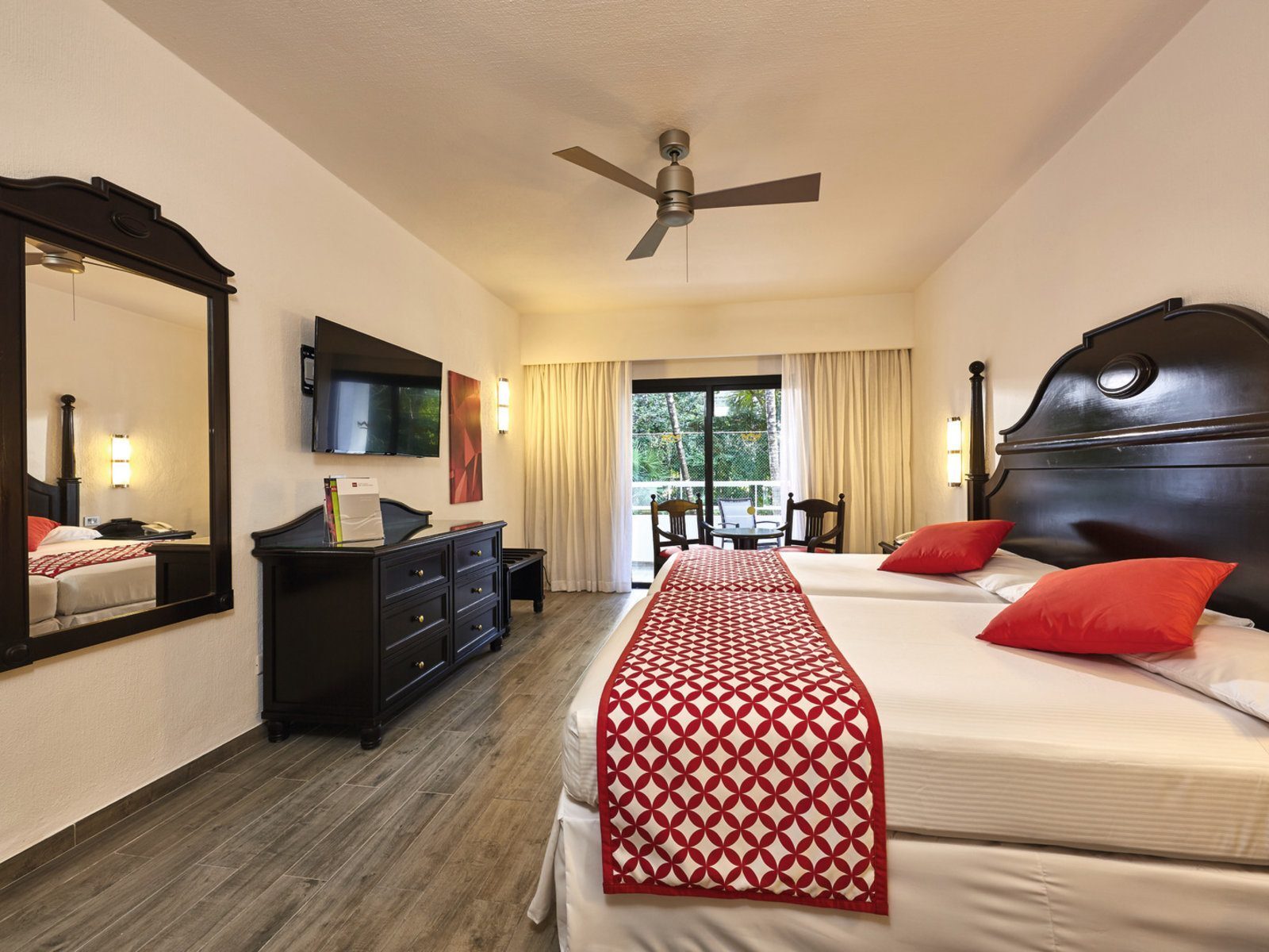 Почивка Канкун в Riu Tequila стандартна стая