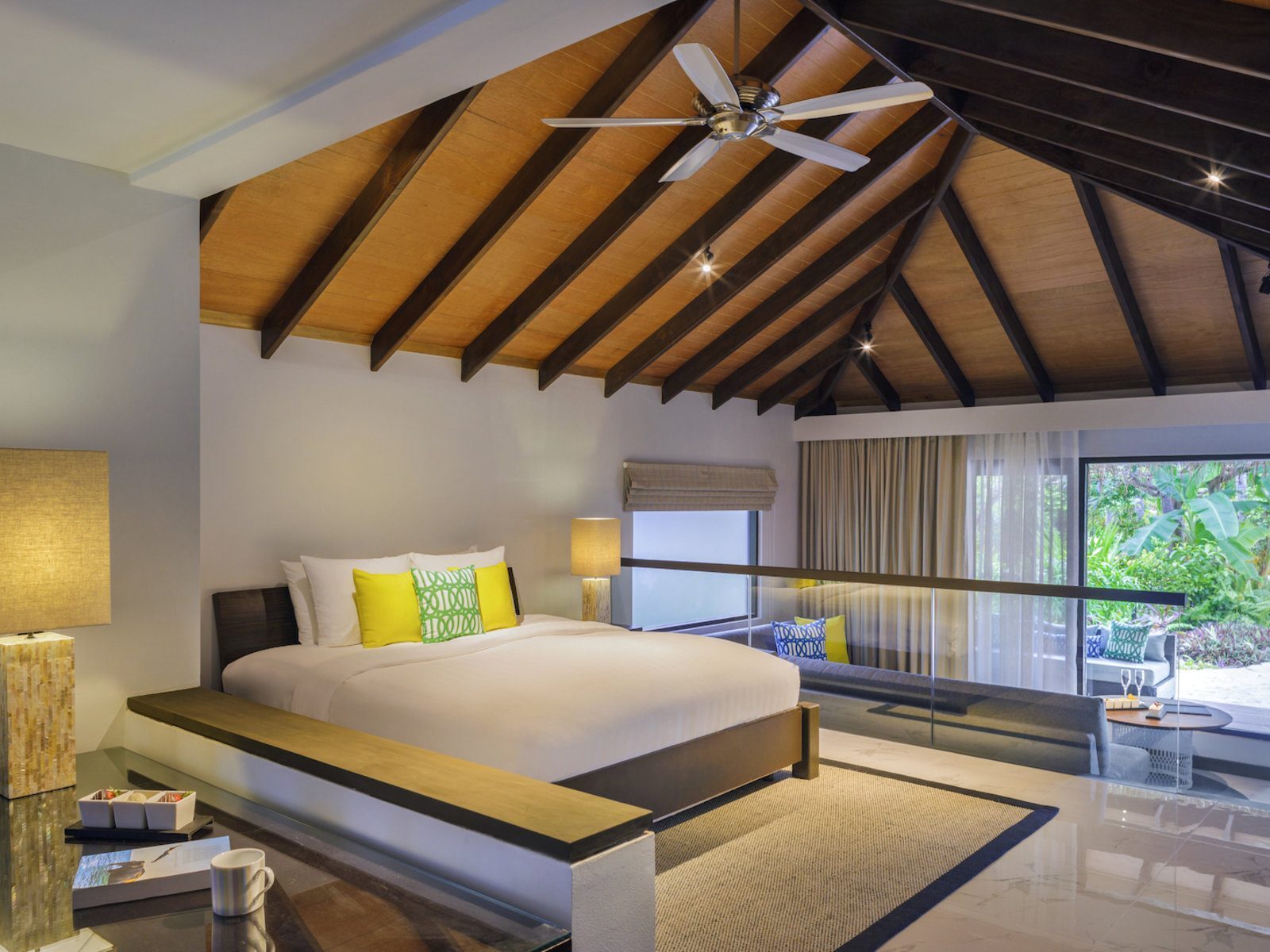 Почивка Малдиви във Velassaru deluxe villa