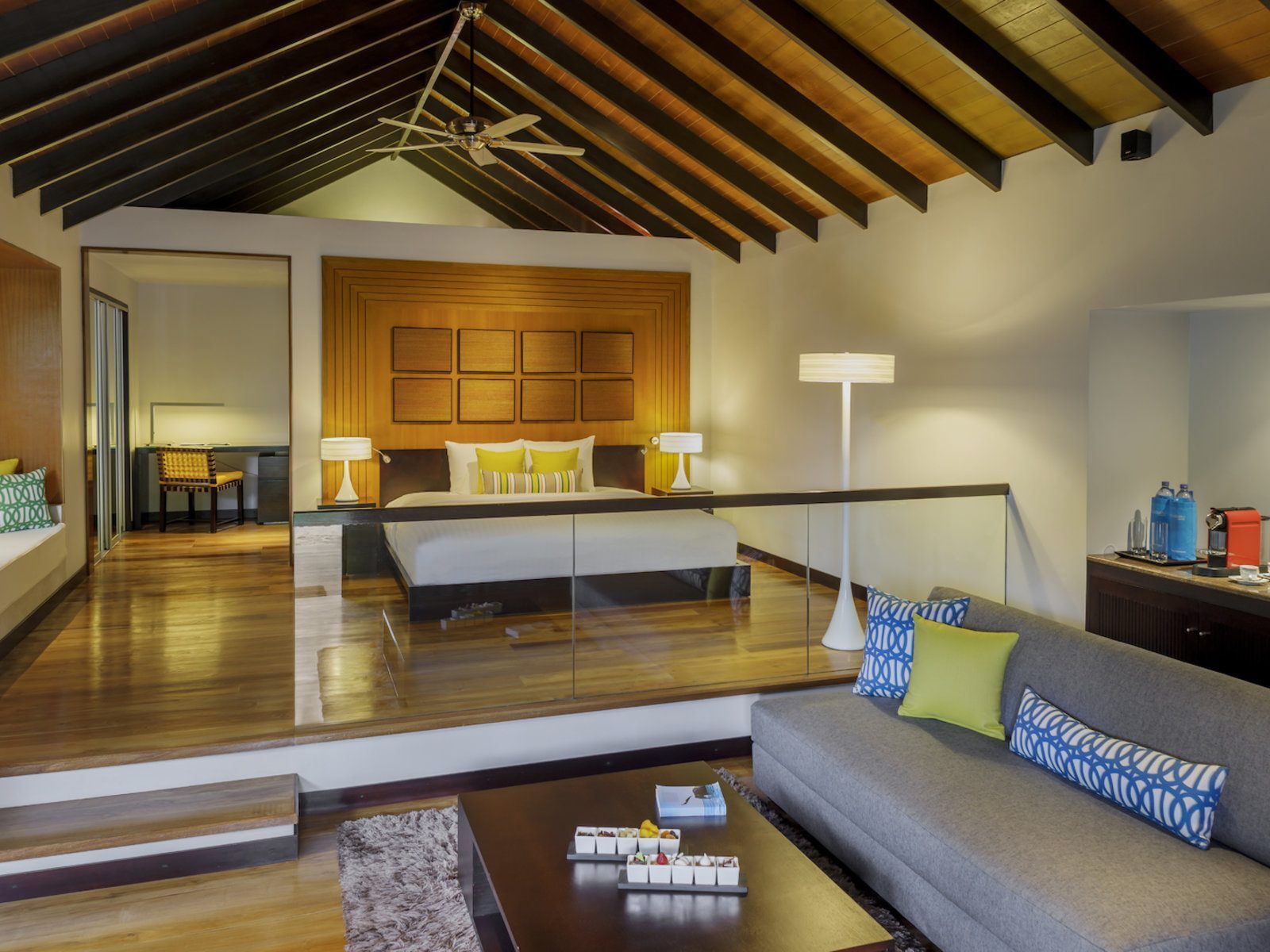 Почивка Малдиви във Velassaru villa with pool