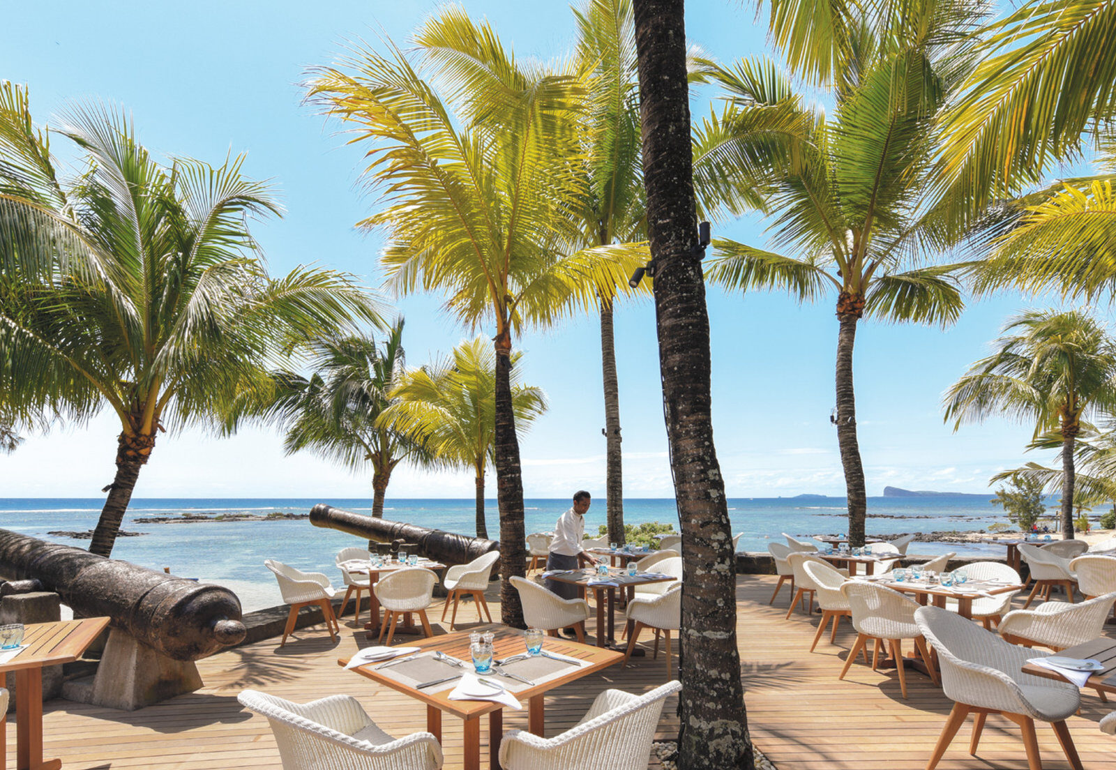 Почивка Мавриций в Canonnier Beachcomber Navigator