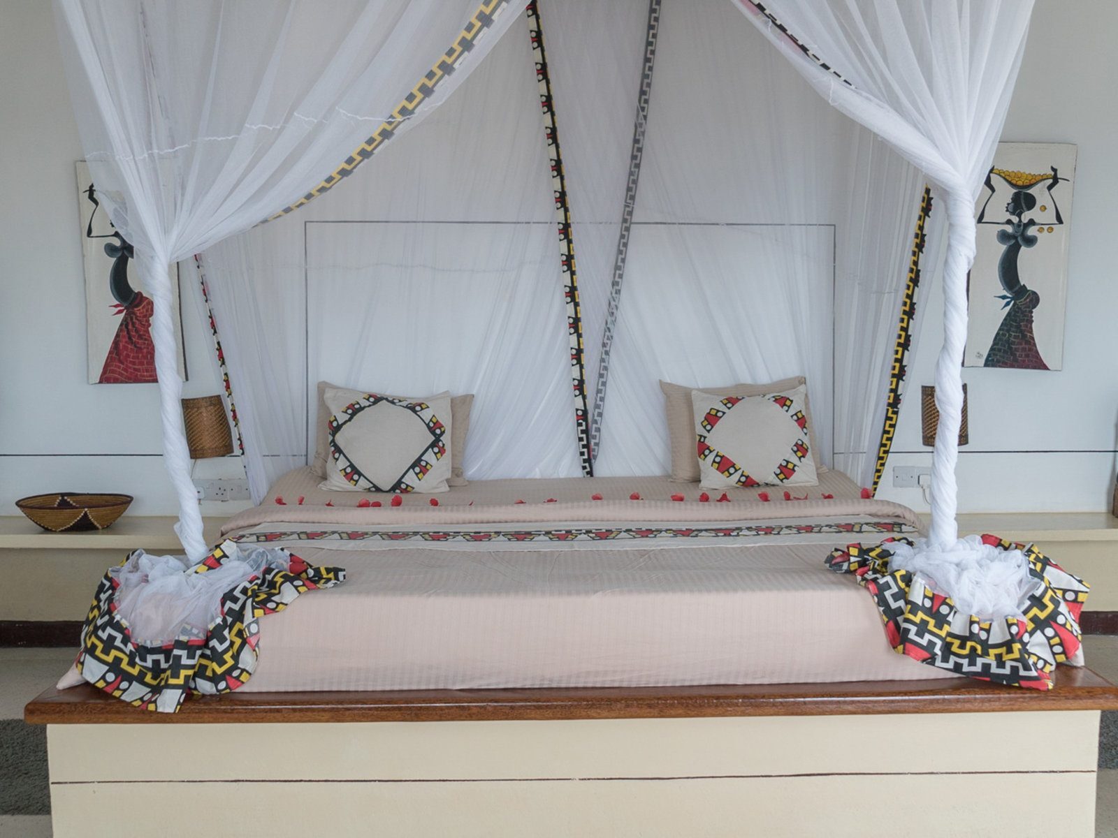 Почивка в Paradise Beach Resort bungalow