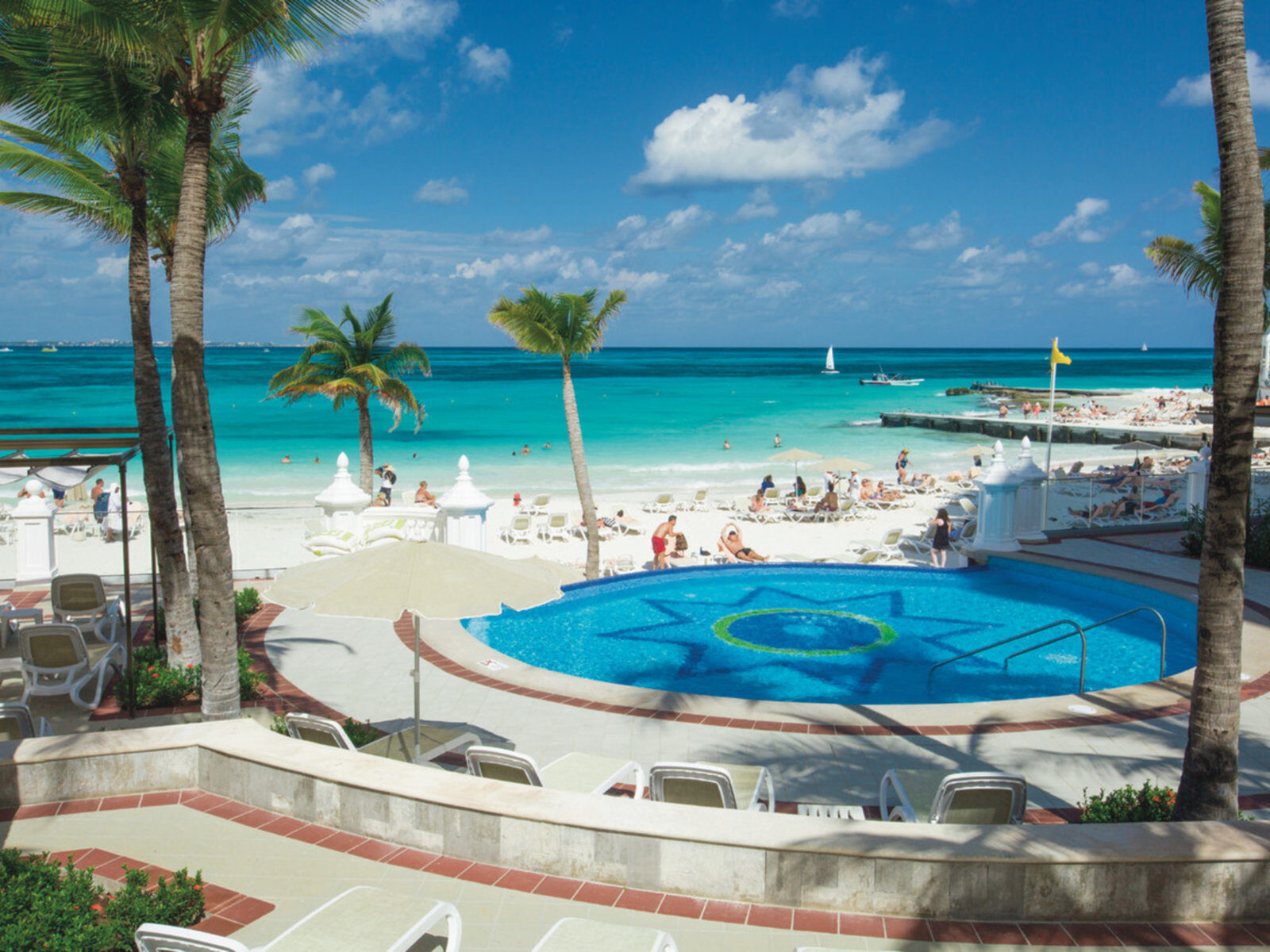 Почивка Мексико в RIU Palace Las Americas pool