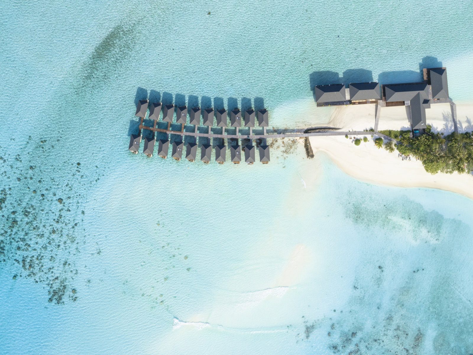 Почивка Малдиви в Summer Island Maldives water villas