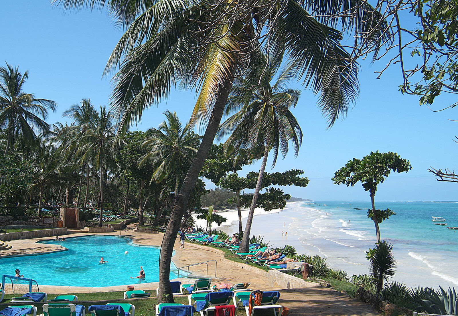 Почивка Кения в Boabab Beach Hotel pool