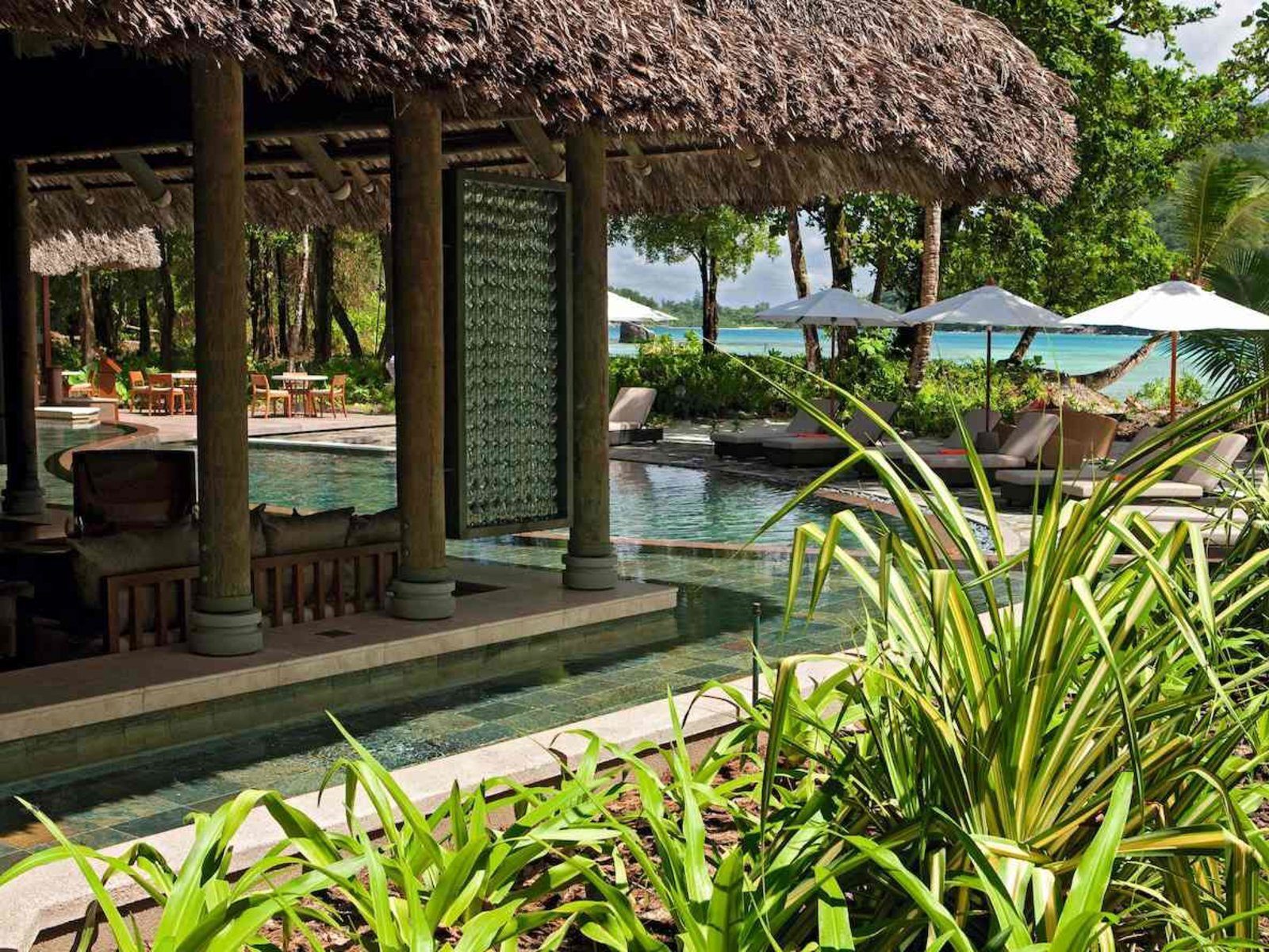 Почивка на Сейшелите в Constance Ephelia Seychelles ресторант