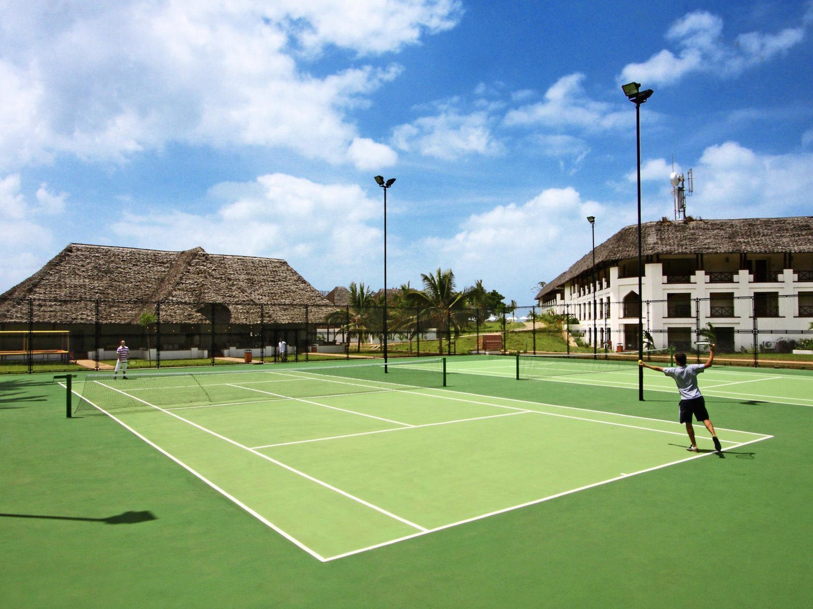 Почивка Занзибар в Sea Cliff Resort тенис