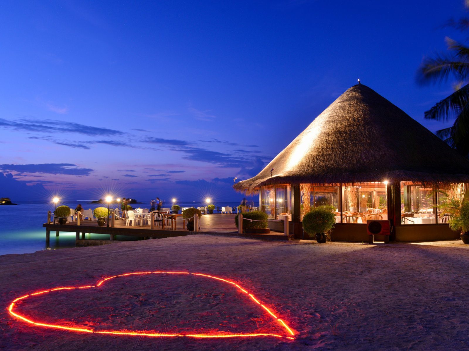 Почивка Малдиви в Adaaran Hudhuranfushi plaj