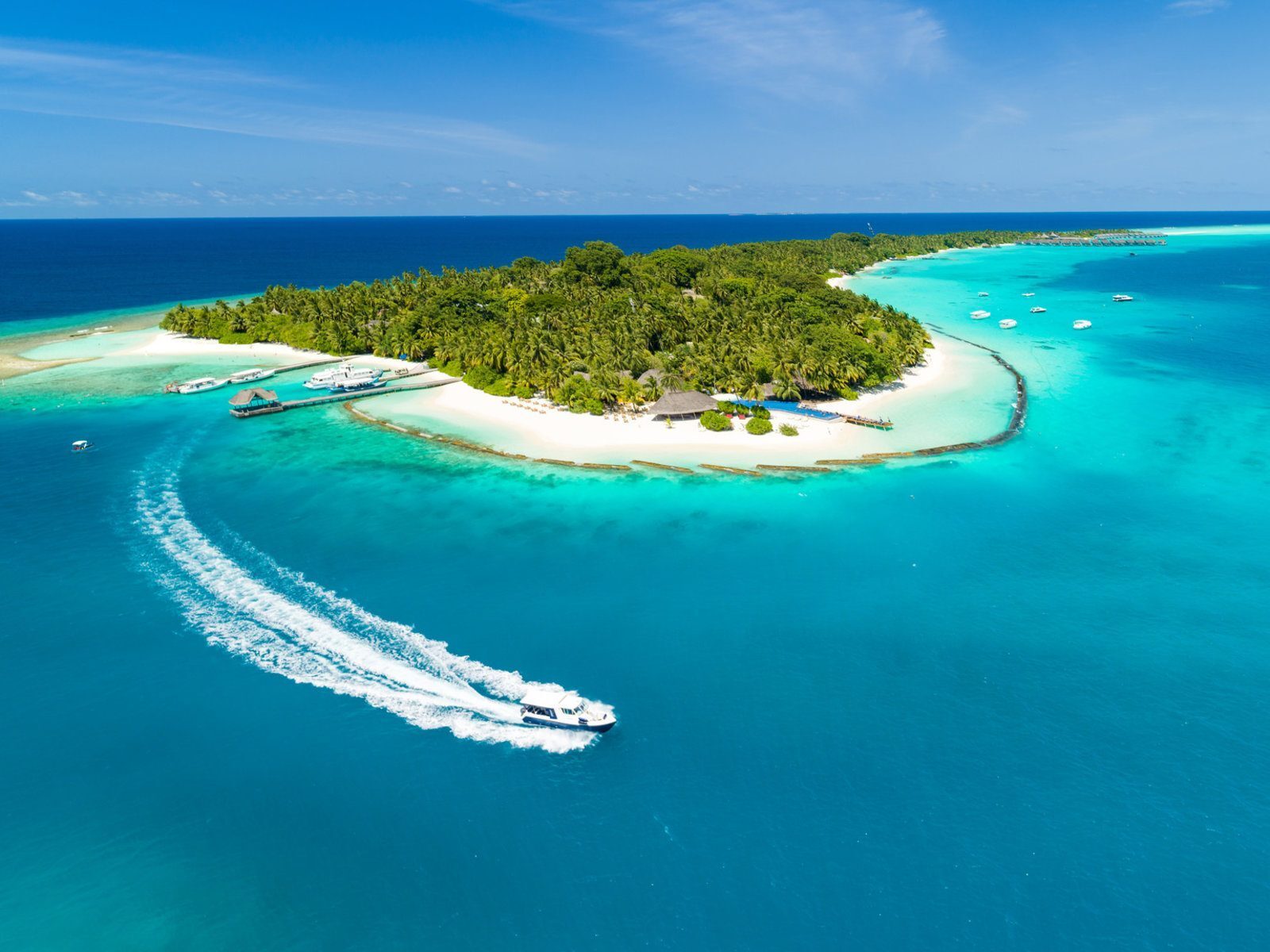 Pochivka v Kuramathi Resort Maldivi